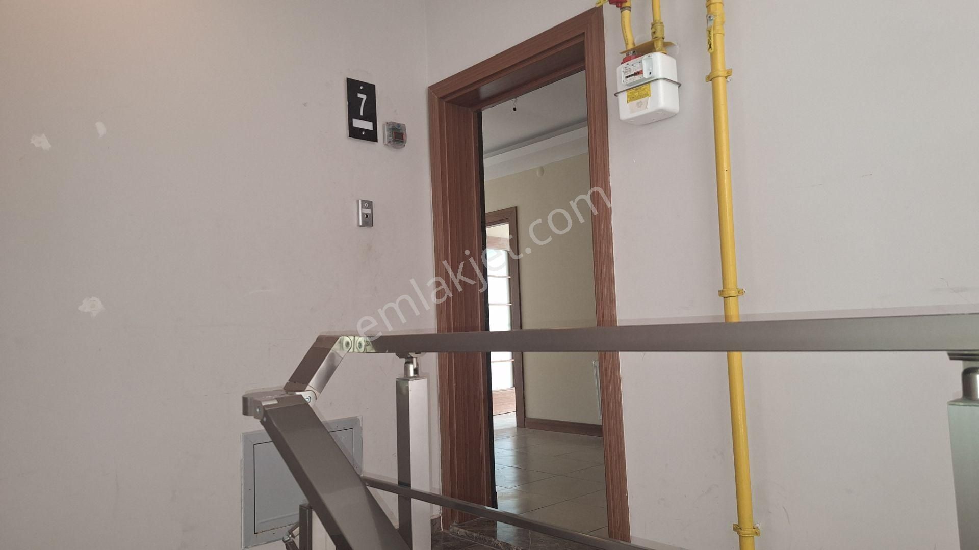 Century 21 Vizyon'dan Terrace Park Sitesinde 3+1 Lüks Kiralık Daire - Görsel 5