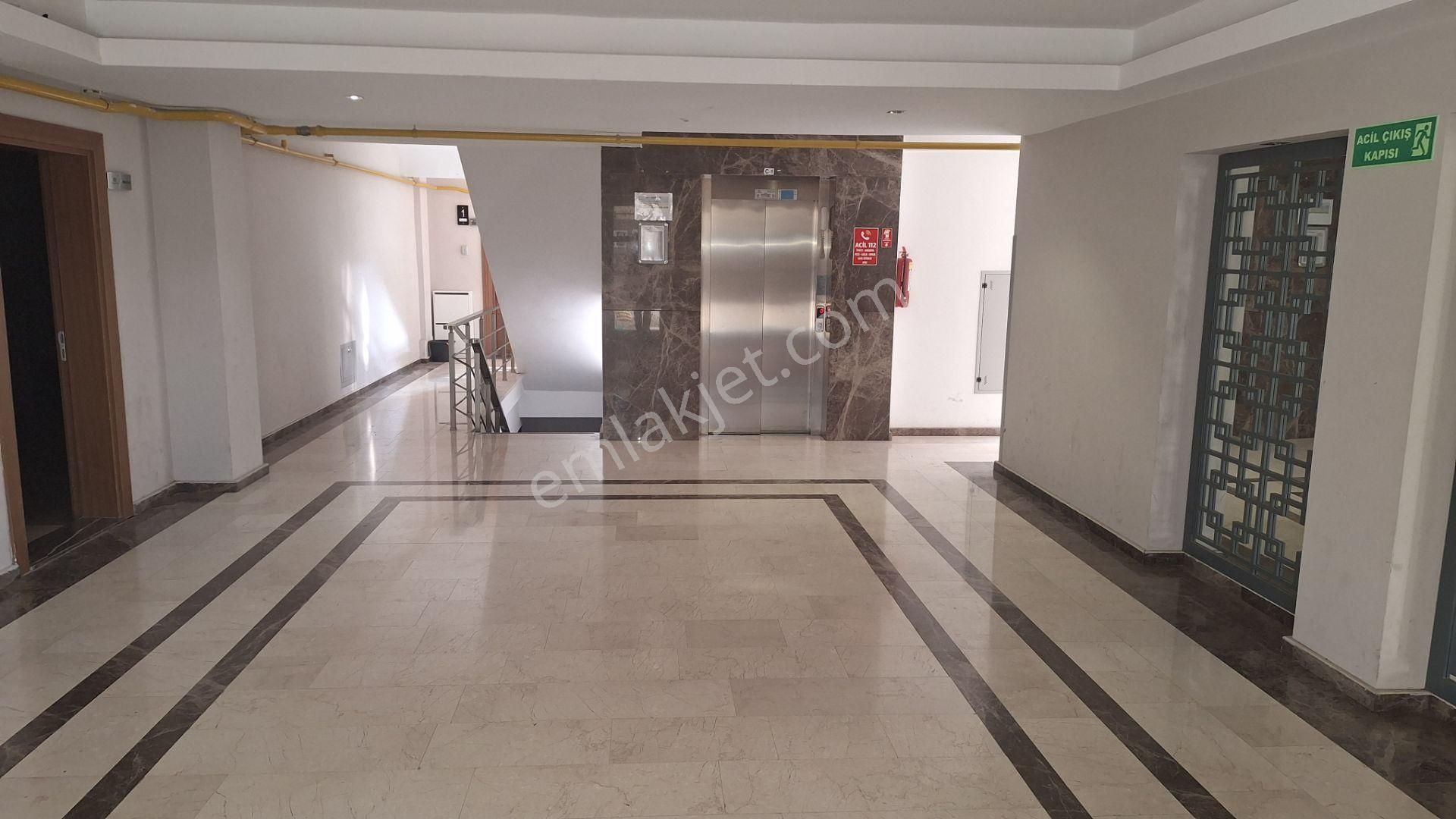 Century 21 Vizyon'dan Terrace Park Sitesinde 3+1 Lüks Kiralık Daire - Görsel 3