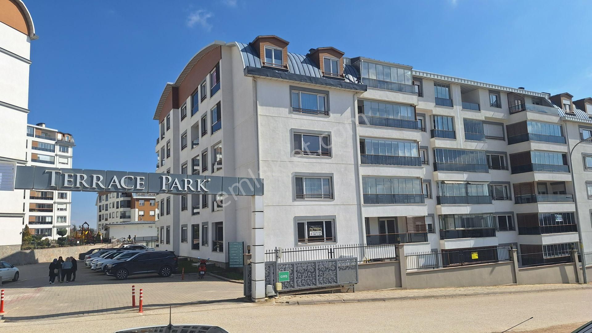 Century 21 Vizyon'dan Terrace Park Sitesinde 3+1 Lüks Kiralık Daire