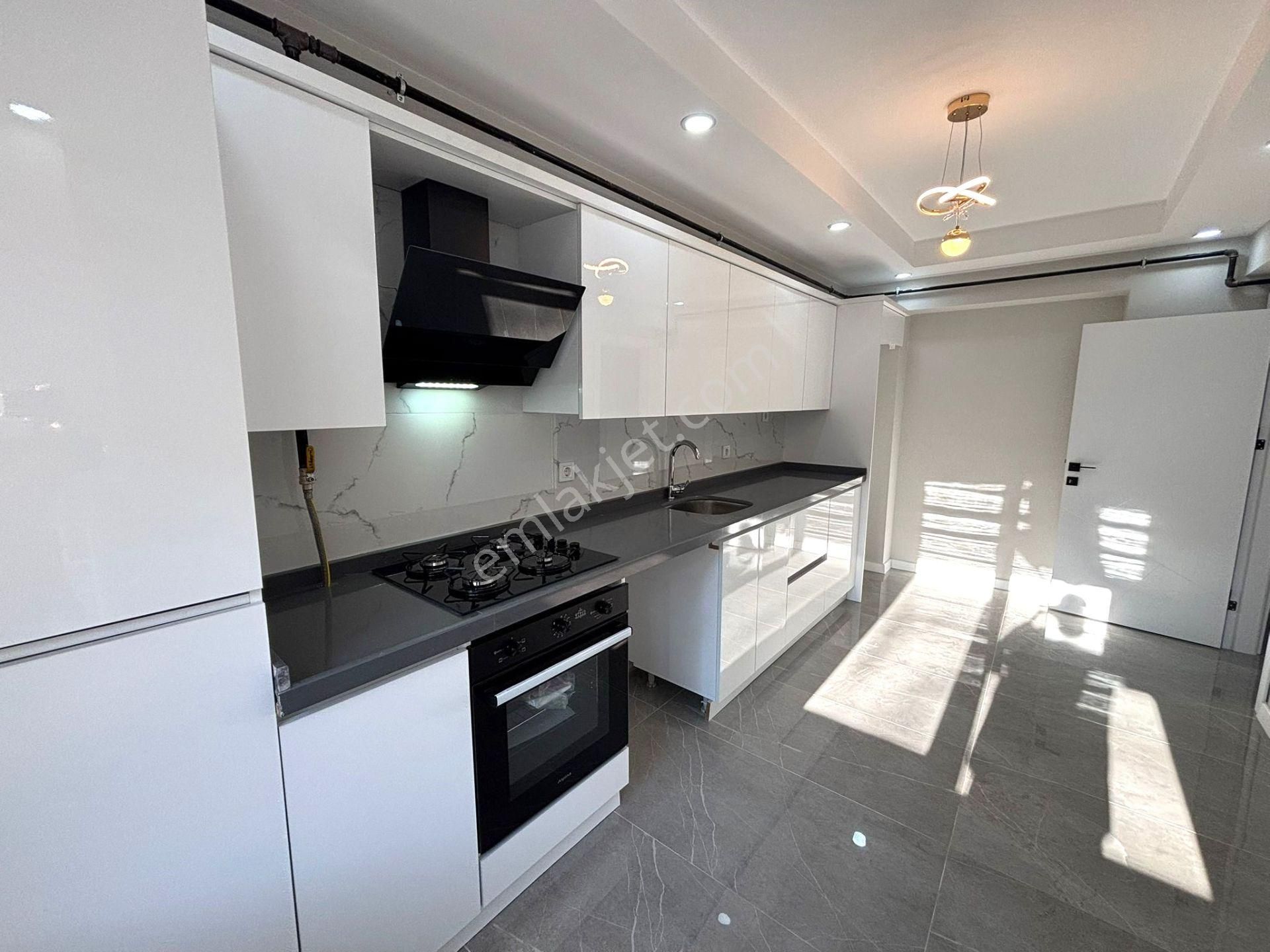 **eryıldız Gayrimenkul'den**gültepe Mah.iskanlı Kiralık Lüx 2+0 Yüksek Giriş Daire - Görsel 2