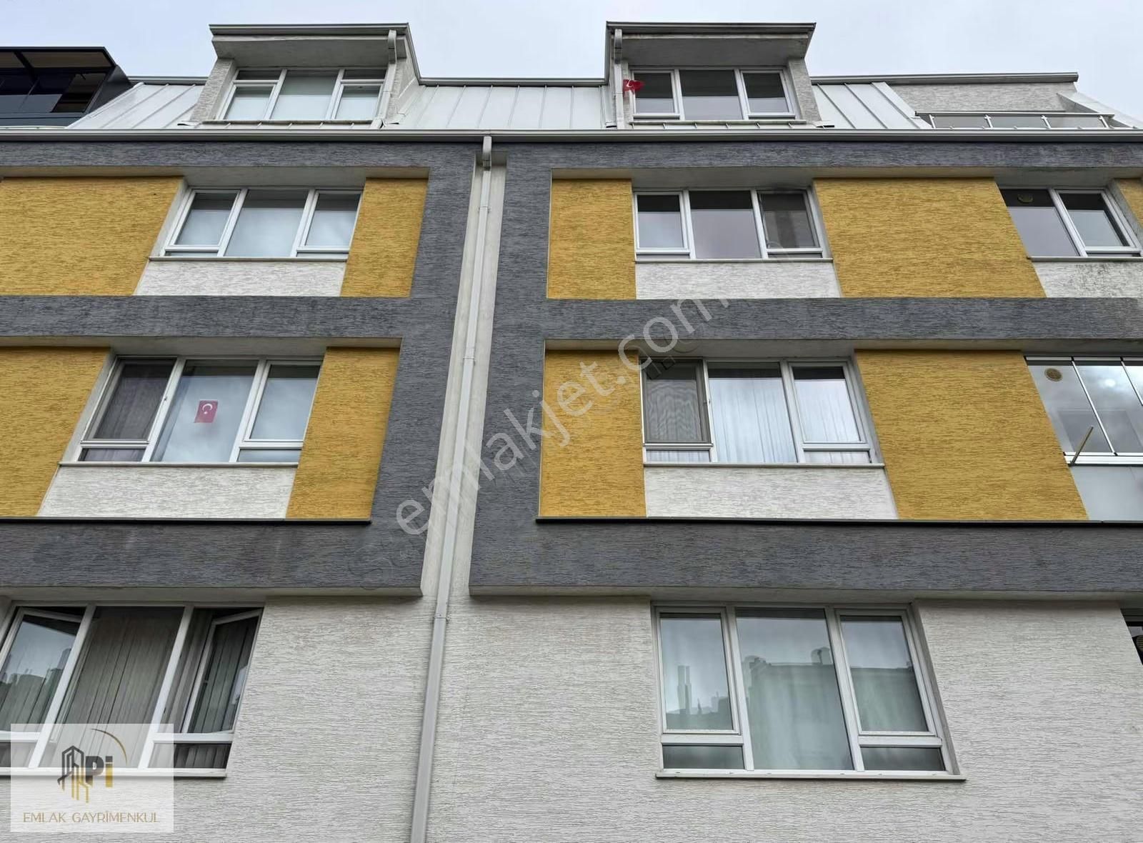 Pi Gayrimenkul'den Çamlıca'da Bulvar Yakını 4+1 Dubleks Daire