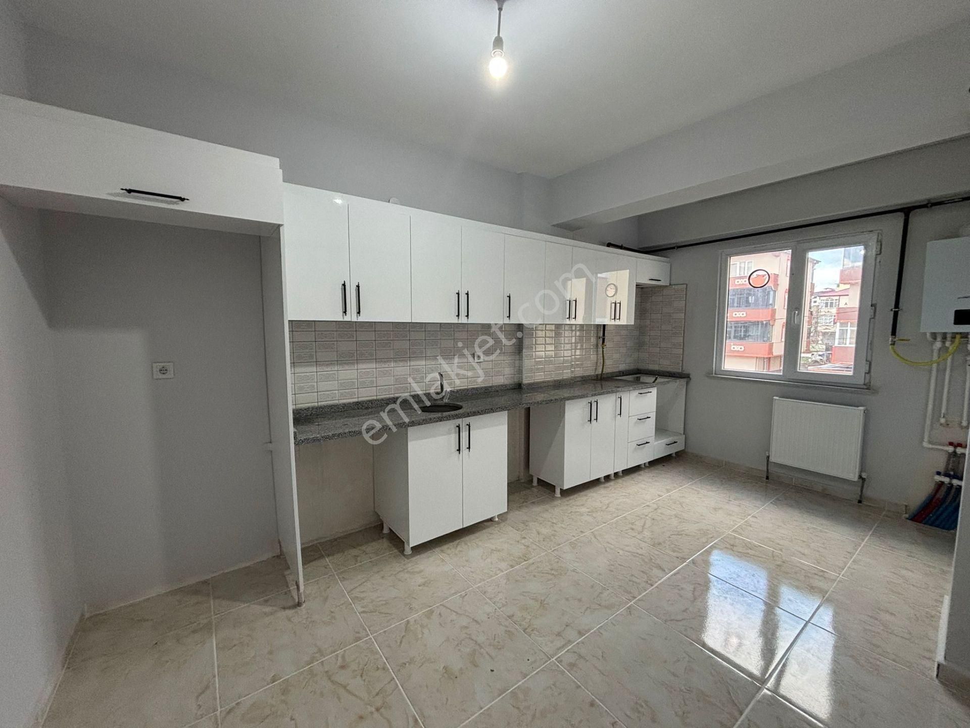 **eryıldız Gayrimenkul'den**namık Kemal Mah.iskanlı Kiralık Lüks 2+1 Daire - Görsel 4