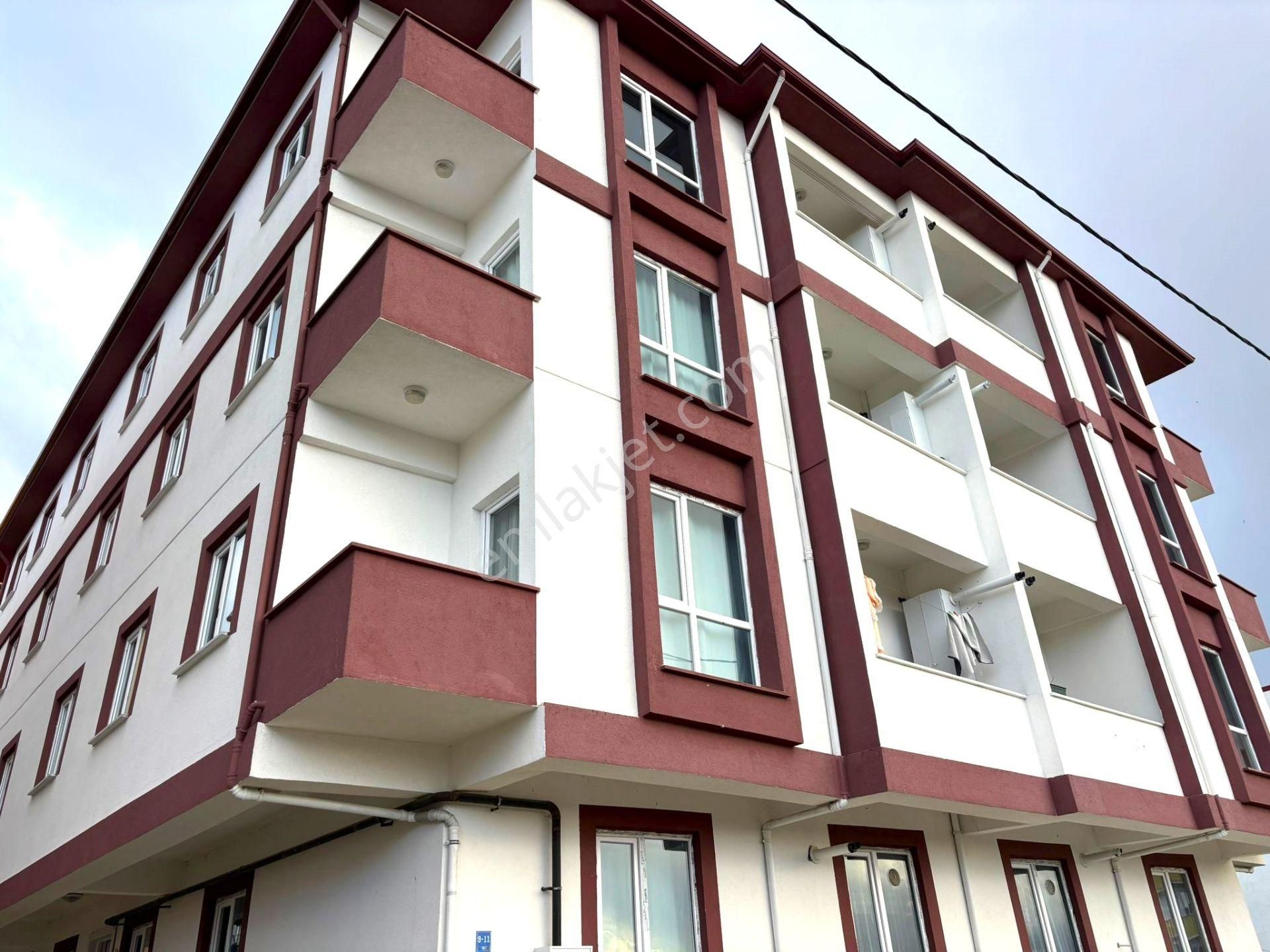 **eryıldız Gayrimenkul'den**namık Kemal Mah.iskanlı Kiralık Lüks 2+1 Daire