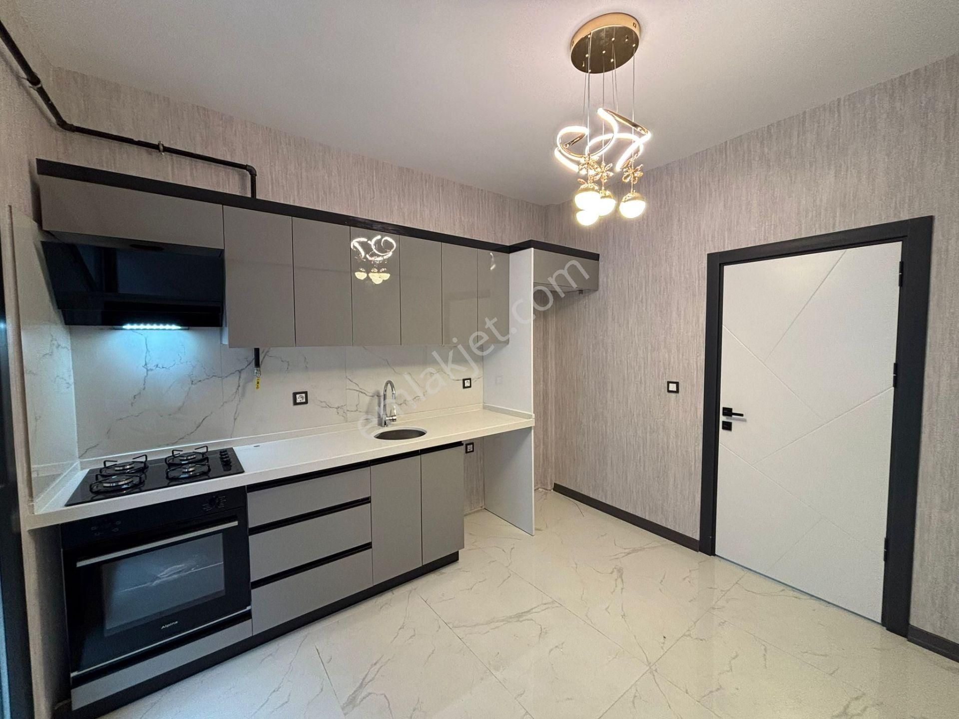 **eryıldız Gayrimenkul'den**atatürk Mah.iskanlı Ful+ful Ultra Lüks 3+1 - Görsel 2