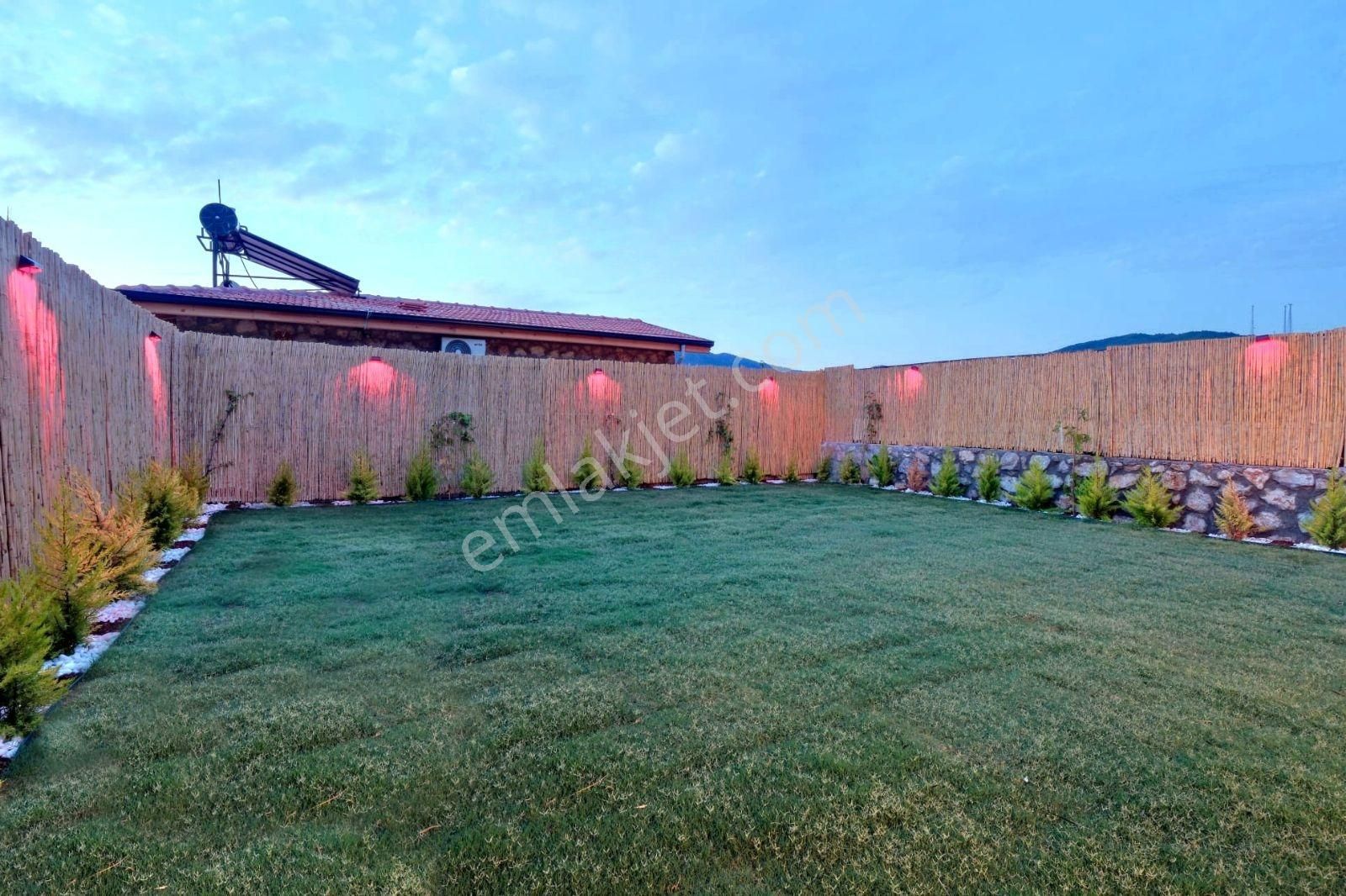 Fethiye Üzümlü Mahallesinde 2+1 125m2 Havuzlu Bahçeli Villa - Görsel 12