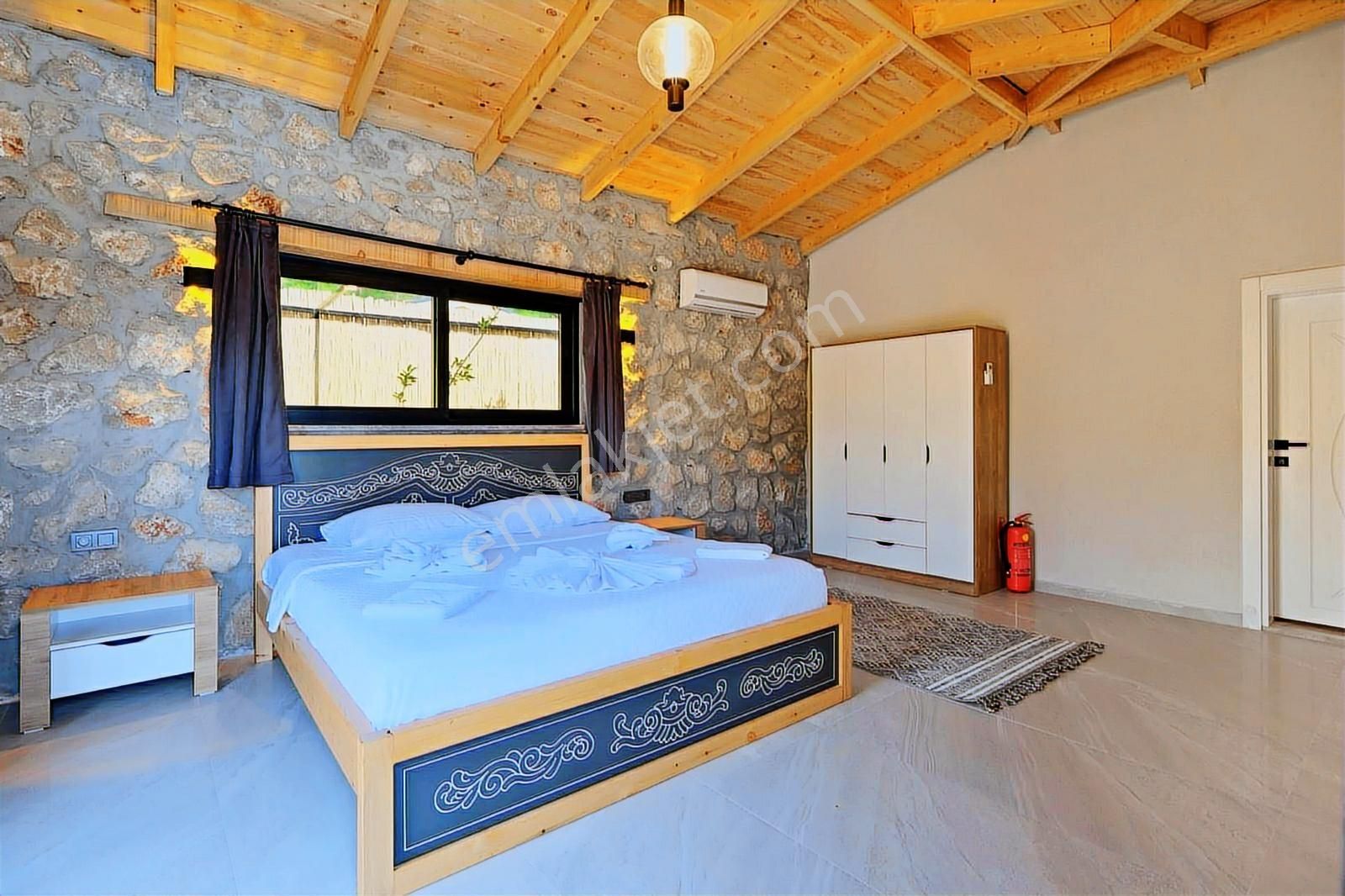 Fethiye Üzümlü Mahallesinde 2+1 125m2 Havuzlu Bahçeli Villa - Görsel 34