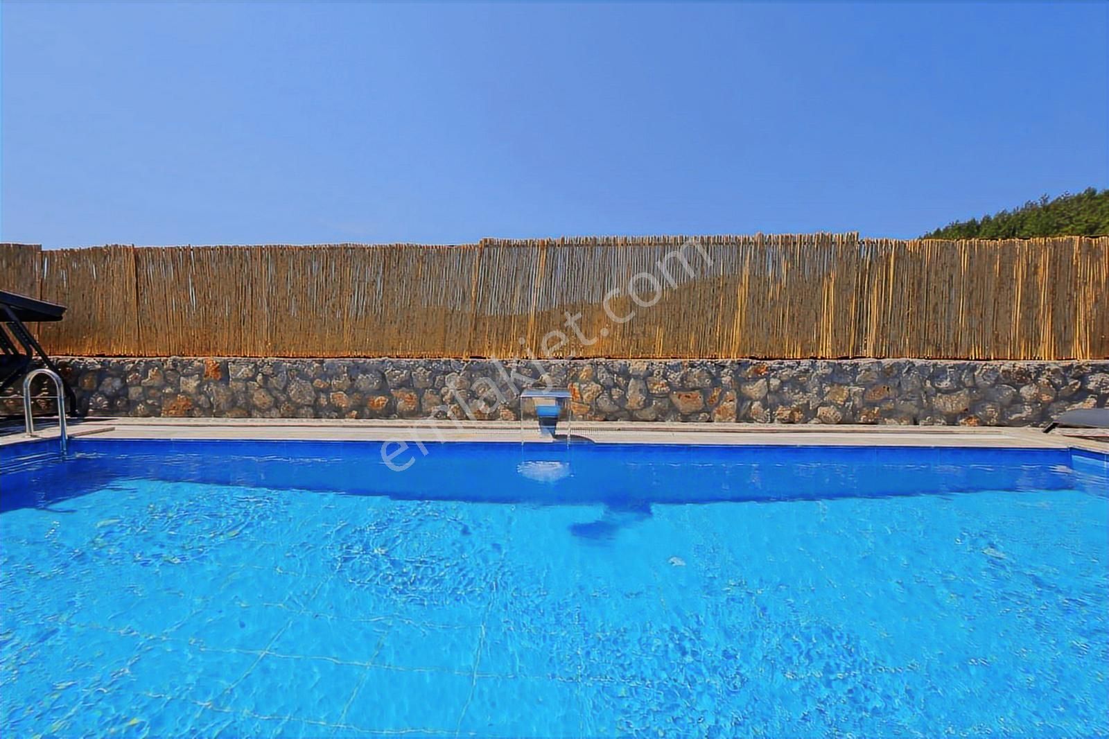 Fethiye Üzümlü Mahallesinde 2+1 125m2 Havuzlu Bahçeli Villa - Görsel 29