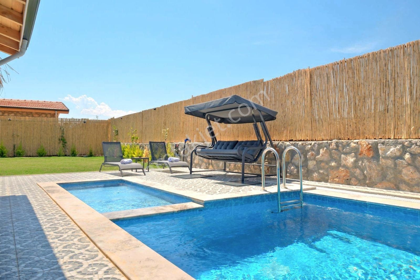 Fethiye Üzümlü Mahallesinde 2+1 125m2 Havuzlu Bahçeli Villa - Görsel 26