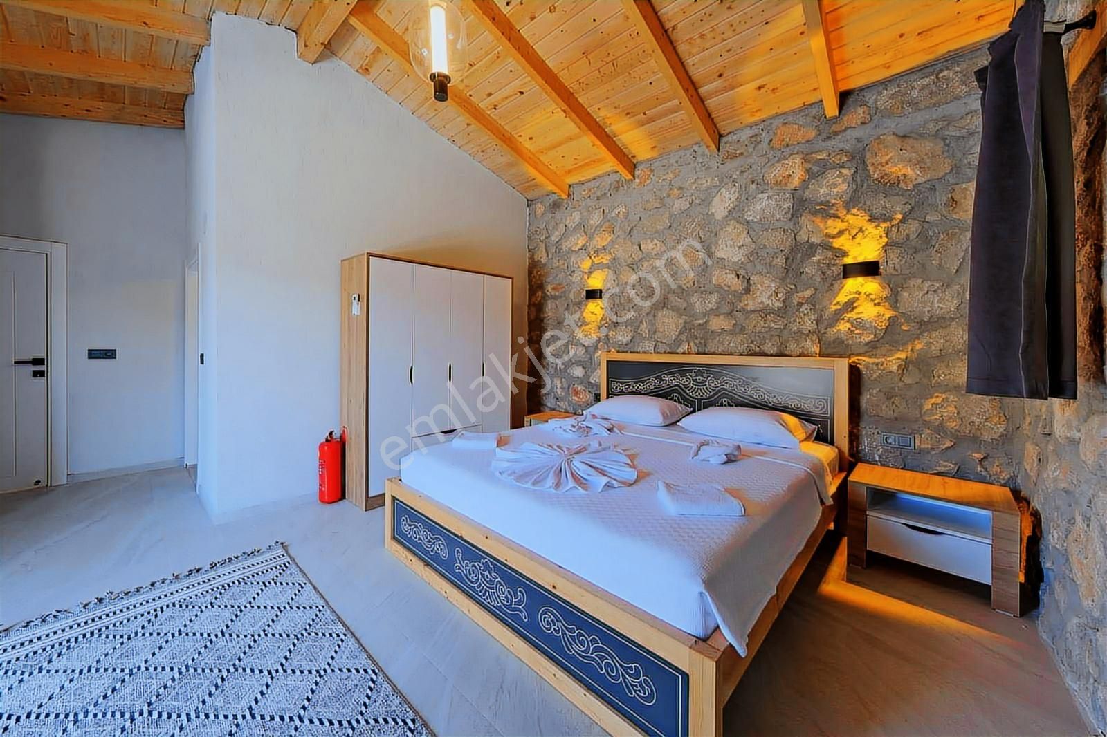 Fethiye Üzümlü Mahallesinde 2+1 125m2 Havuzlu Bahçeli Villa - Görsel 33