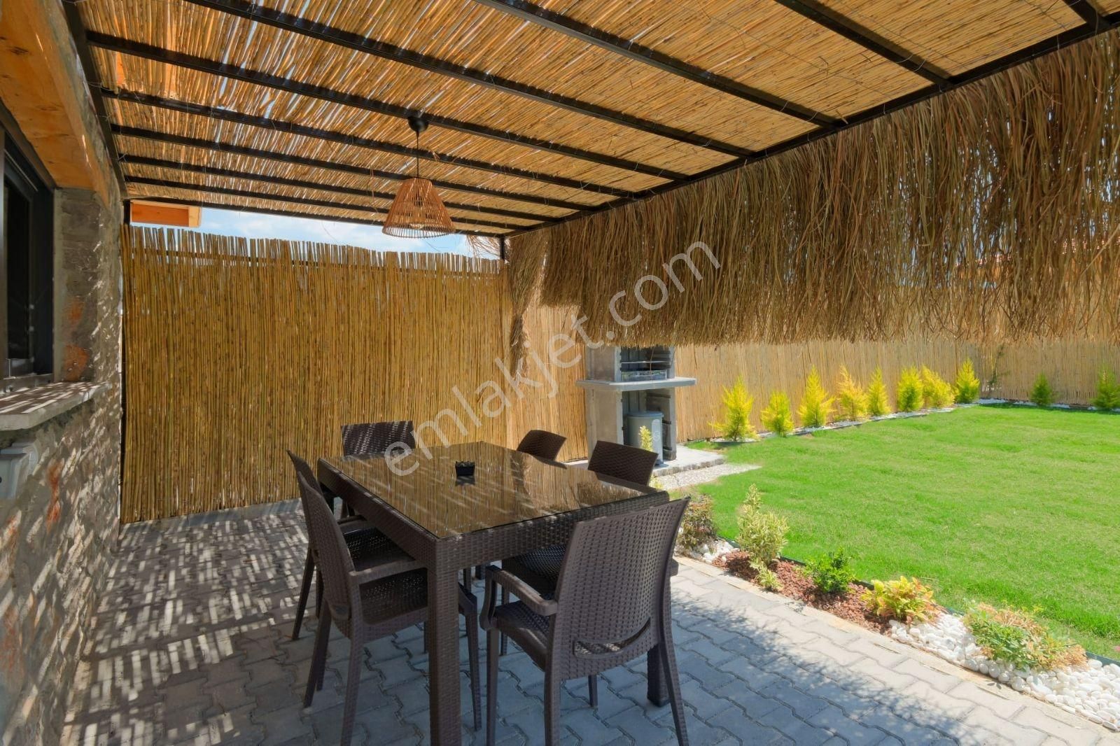 Fethiye Üzümlü Mahallesinde 2+1 125m2 Havuzlu Bahçeli Villa - Görsel 35