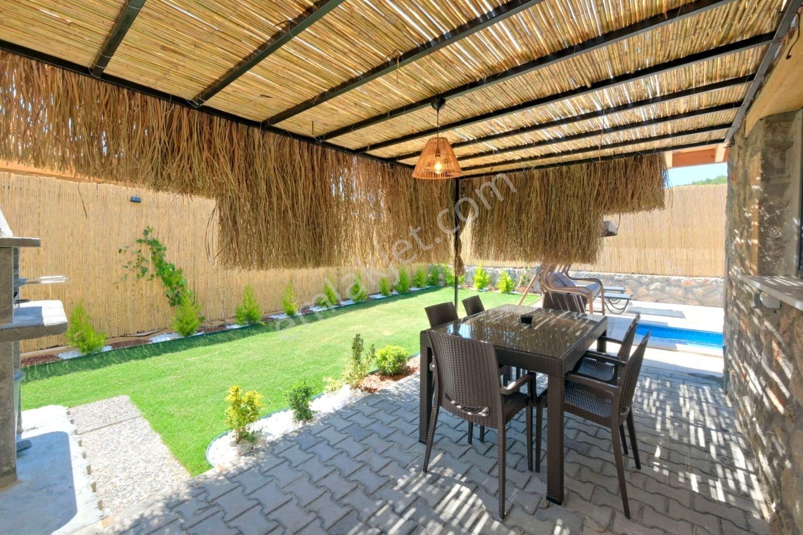 Fethiye Üzümlü Mahallesinde 2+1 125m2 Havuzlu Bahçeli Villa - Görsel 14