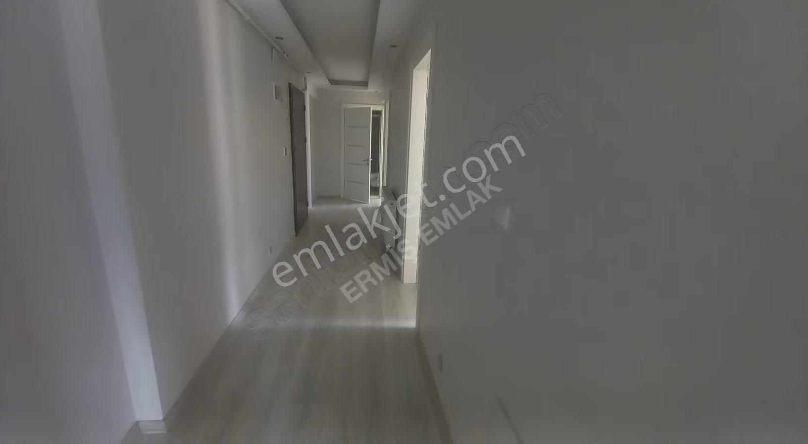 Atatürk Mah. Kaymakamlık Yakını Gölette Satılık 3+1 Daire - Görsel 2