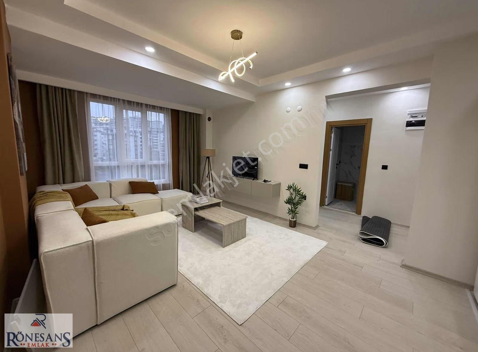 Rönesans Emlak'tan Ful Kredi Ful Eşyalı Ulaşıma Yakın 1+1 Daire