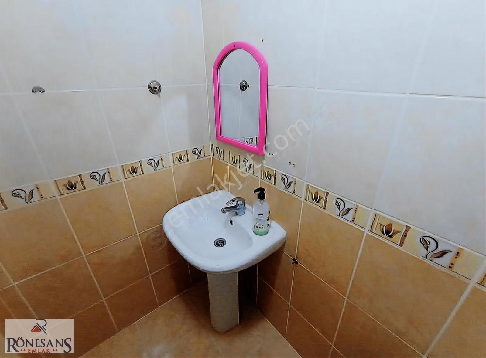 Rönesans Emlak'tan Şehrin Merkezinde Satılık 2+1 - Görsel 19