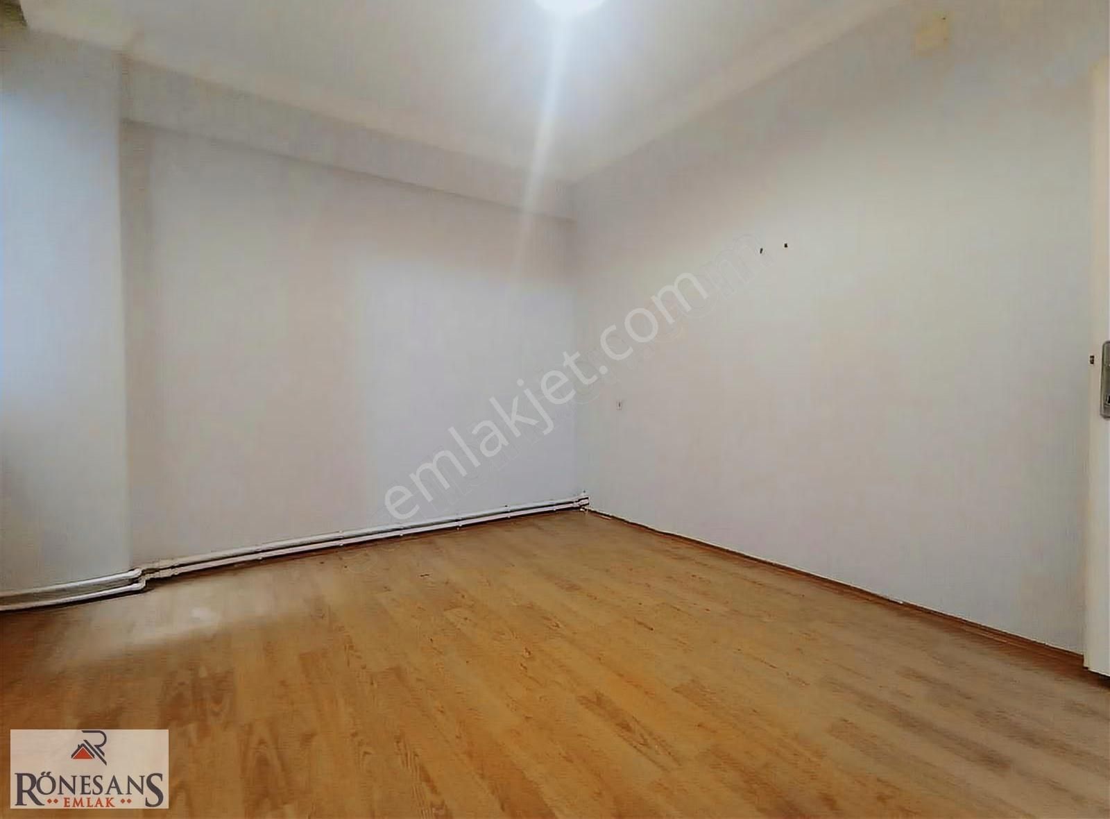 Rönesans Emlak'tan Şehrin Merkezinde Satılık 2+1 - Görsel 4