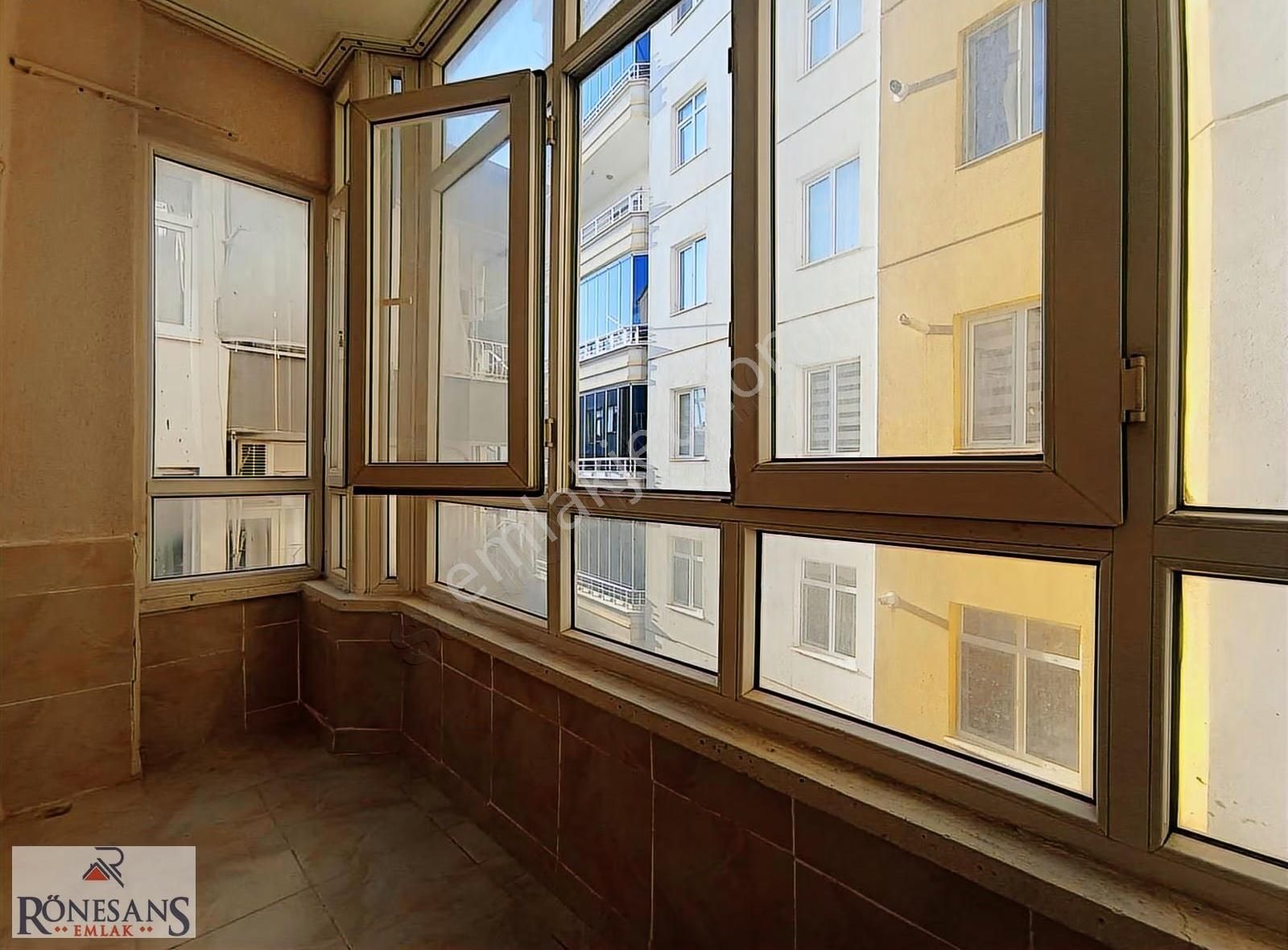 Rönesans Emlak'tan Şehrin Merkezinde Satılık 2+1 - Görsel 30