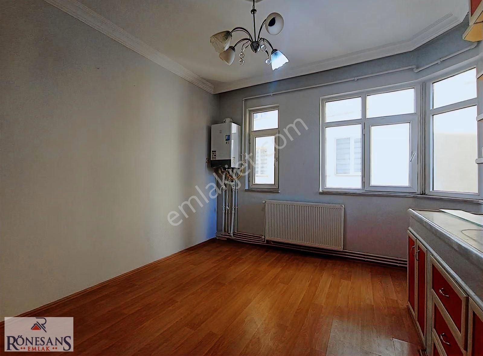 Rönesans Emlak'tan Şehrin Merkezinde Satılık 2+1 - Görsel 8