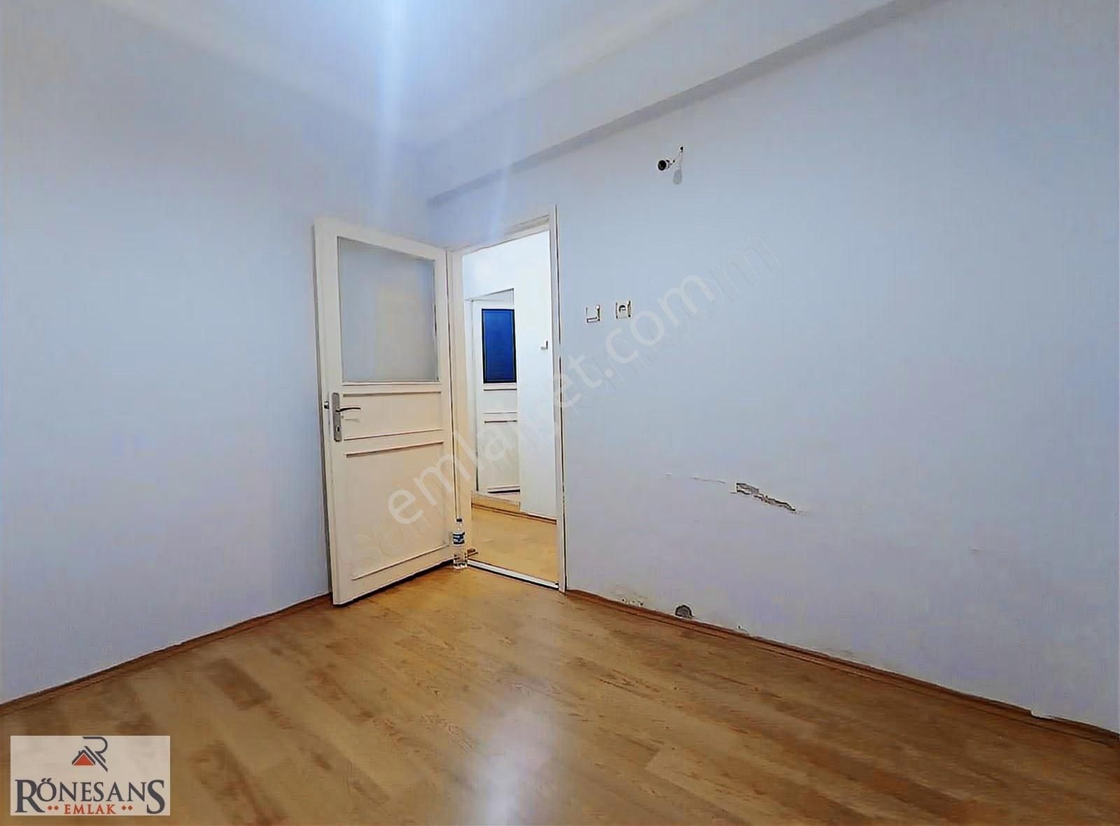 Rönesans Emlak'tan Şehrin Merkezinde Satılık 2+1 - Görsel 13