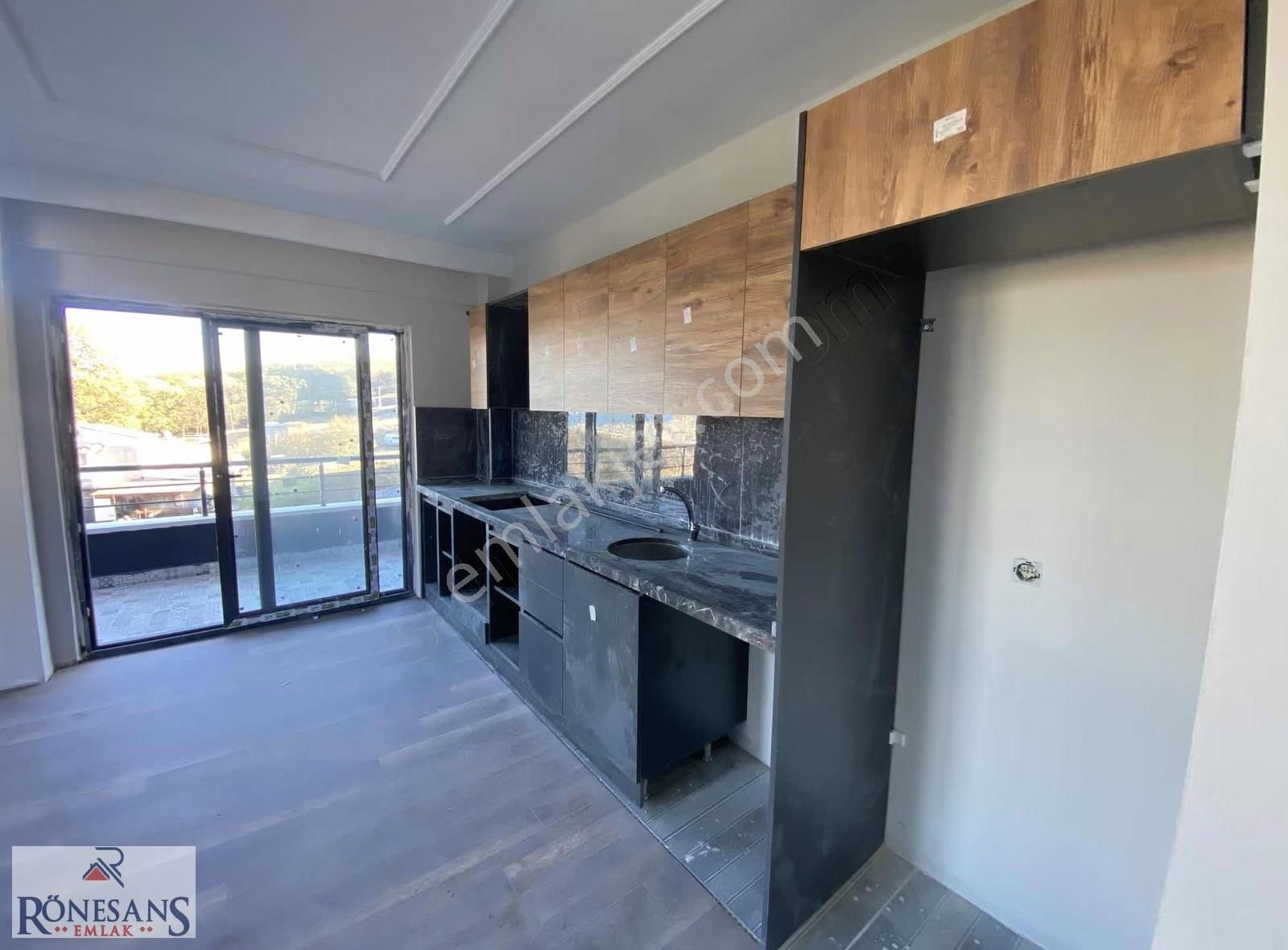 Rönesan Emlak'tan Satılık 2+1 Daire