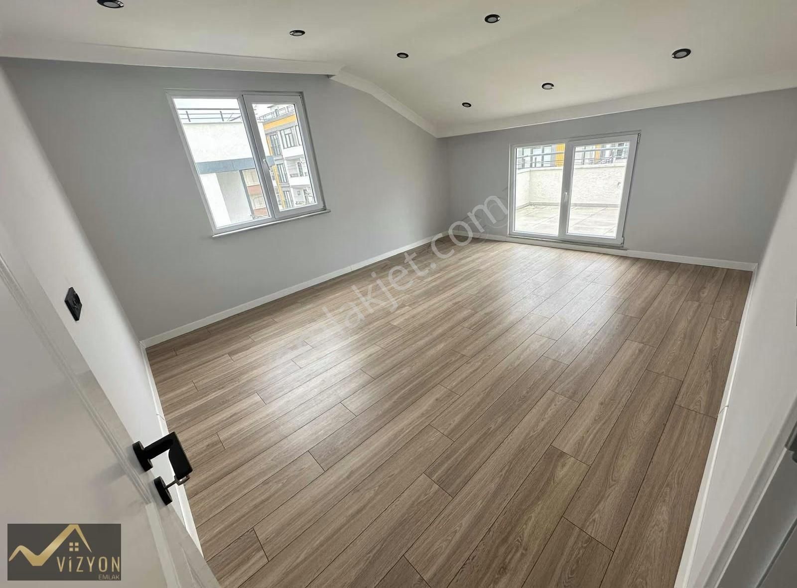 Vizyon Emlak'tan Yerden Isıtmalı 5+1 Ultra Lüks Ç.duleks - Görsel 8