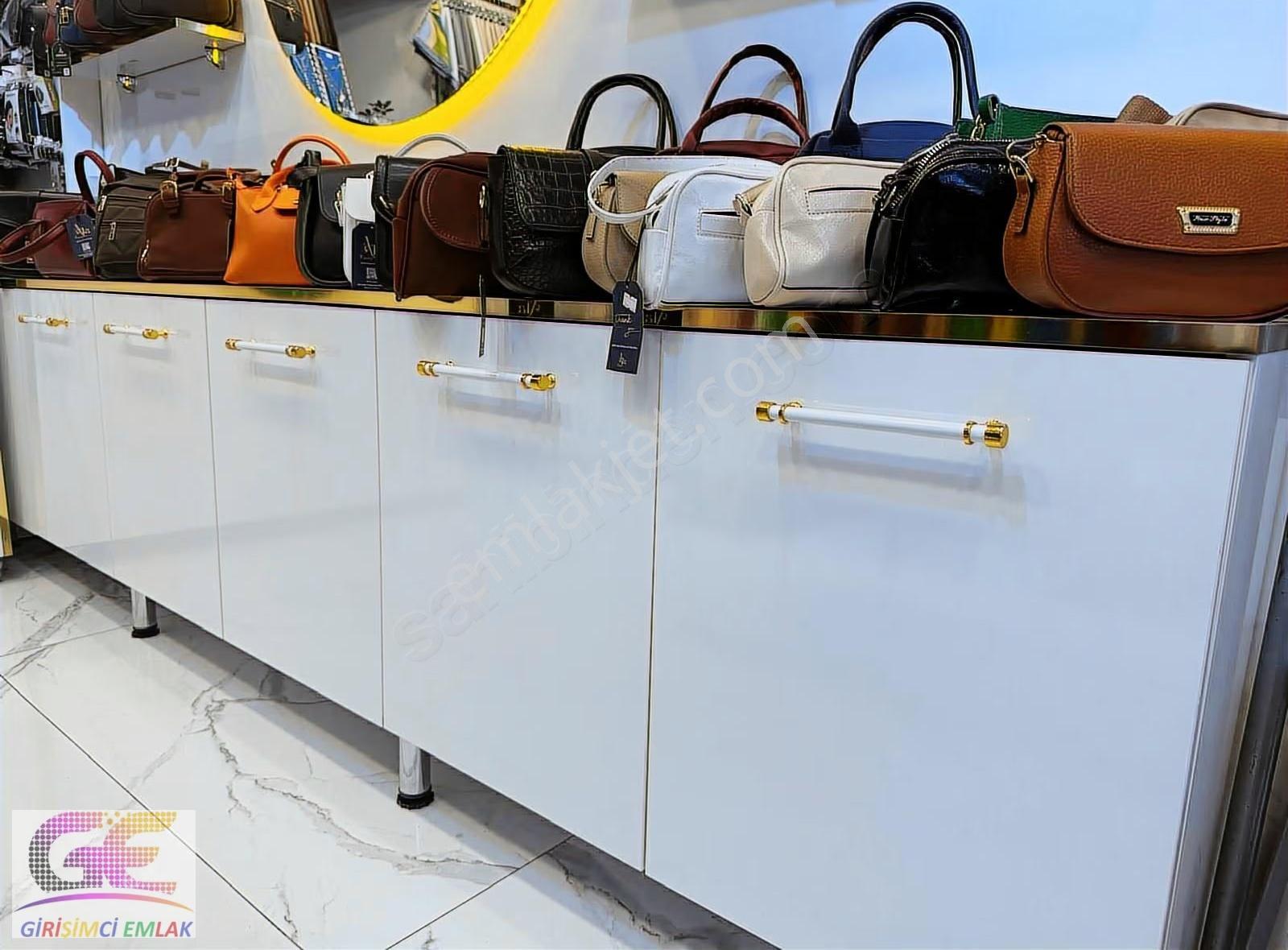 Girişimciden Anıt Meydanında Devren Kiralık Eşarp Mağazası - Görsel 11