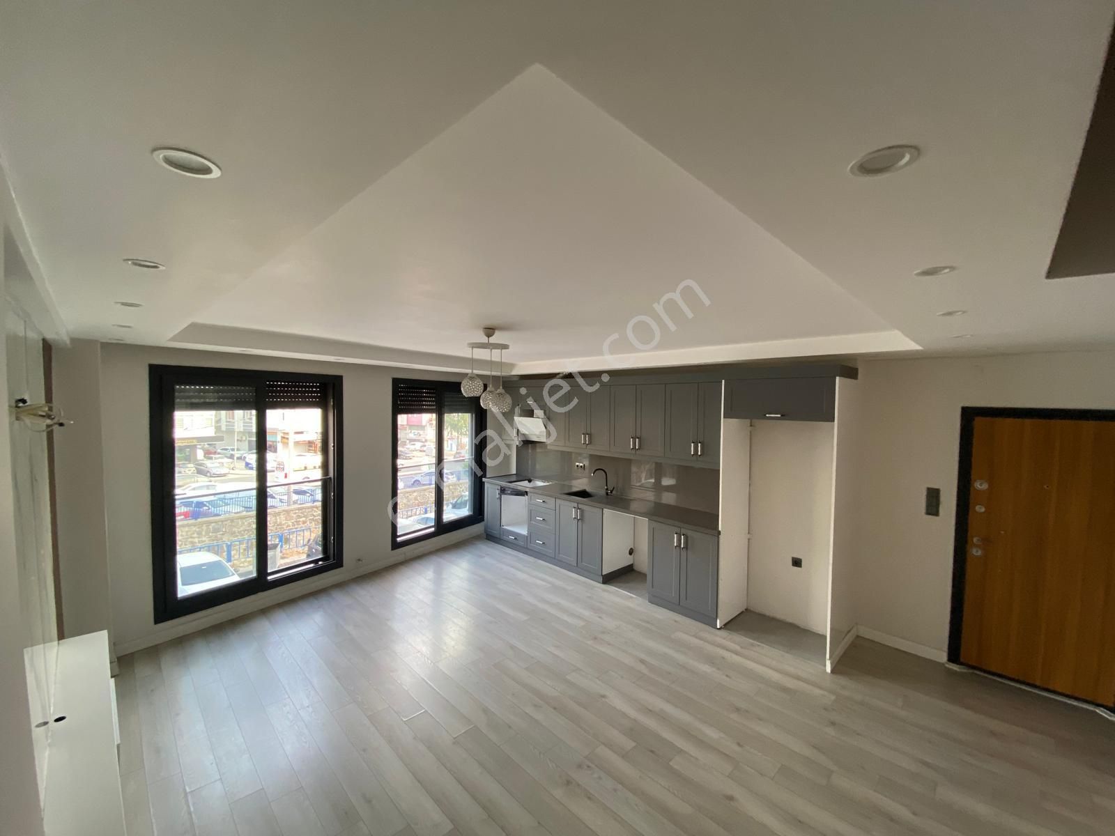 Bornova Merkezde Satılık Lüx Dublex