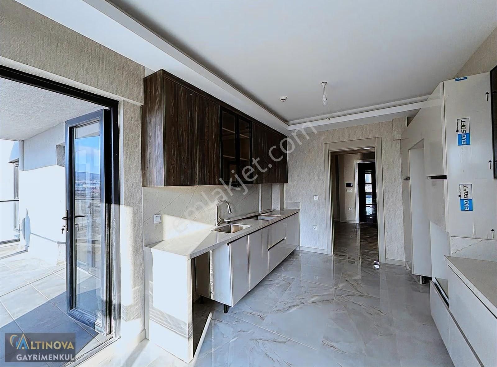 Keçiören Ovacıkta Ultra Lüx Bulvar Cephelei Satılık 4+1 Daire