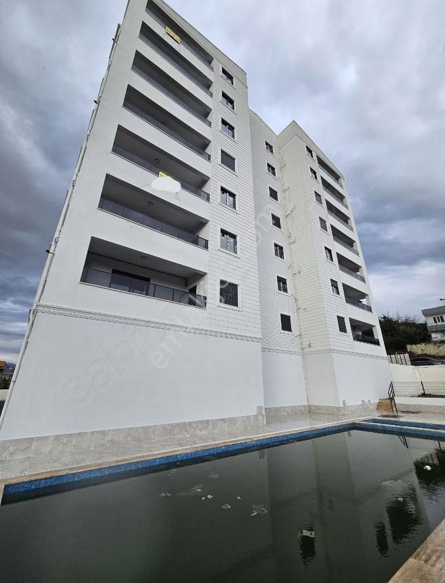 Merkez Mah 2+1 Havuzlu Doğalgazlı Daire