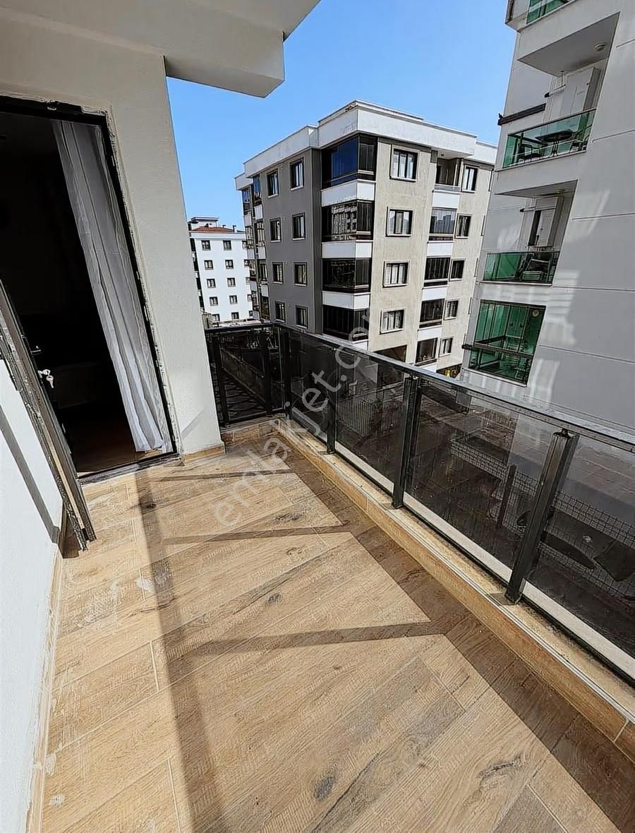 Tramvaya Çok Yakın Eşyalı Süper Lüks 1+1 - Görsel 3