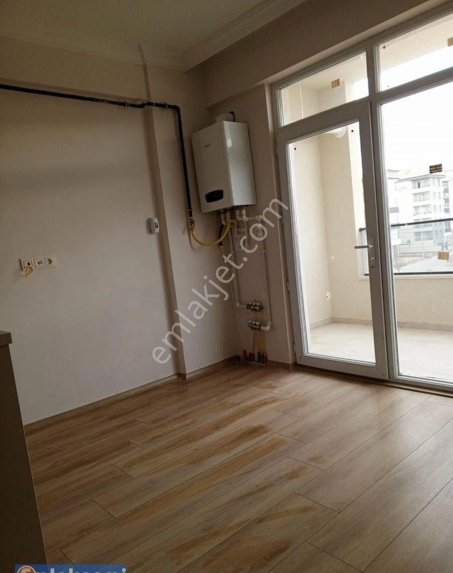 Emlaknomi'den Toros Mah.toki Ortaokulu Karşısı 1+1 Sıfır Satılık Daire