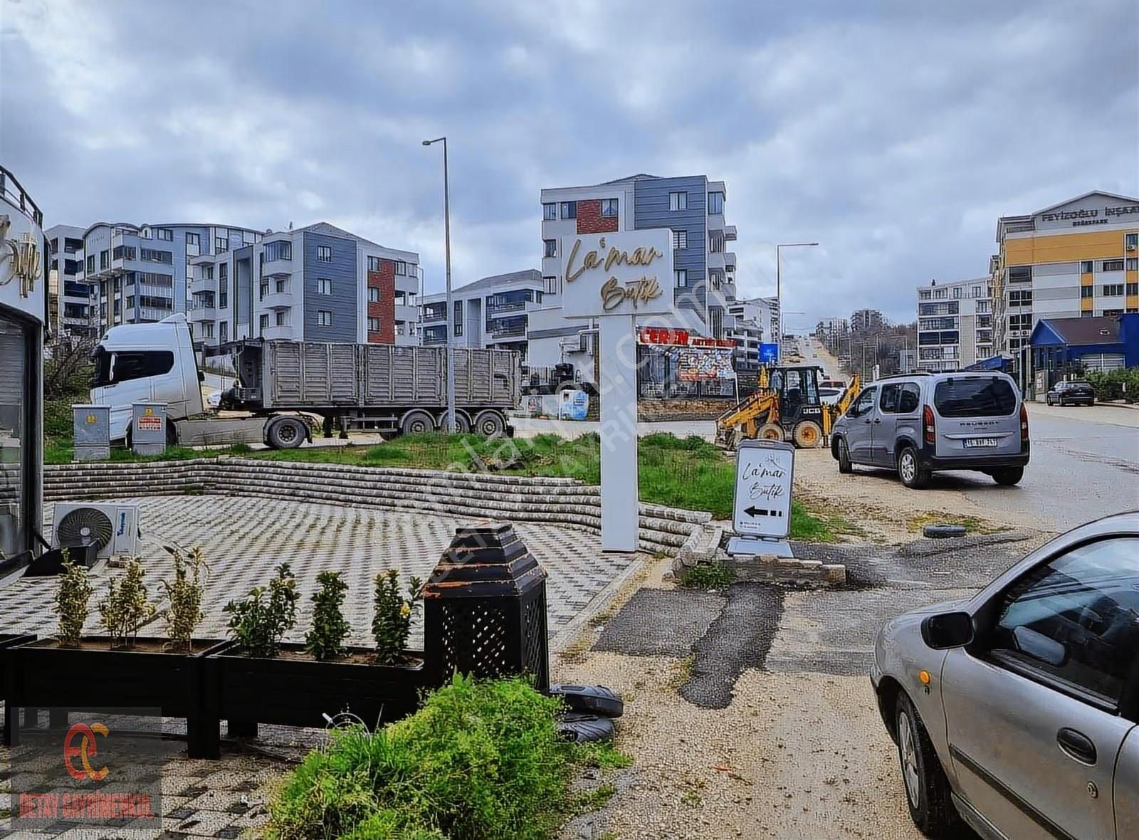 Bozyaka Caddesinde Üzerinde Dükkan - Görsel 5