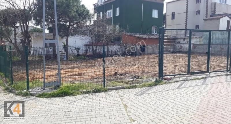 Karaburun Merkez 480 M2 Etrafı Yapılmış Köşebaşı Tek Boş Arsa