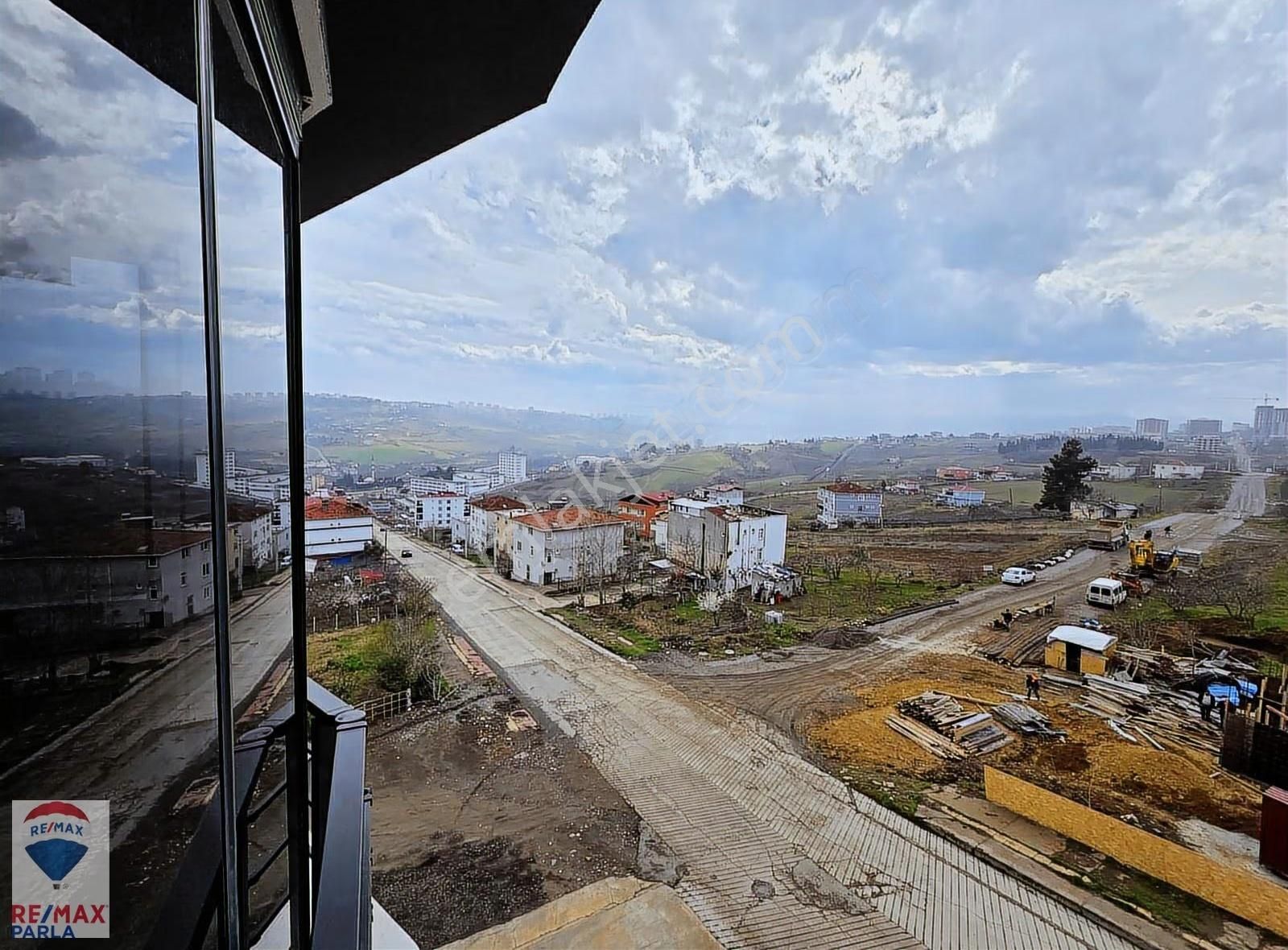 Atakum B.kolpınarda Giyinme Odalı Satılık 1+1daire - Görsel 2