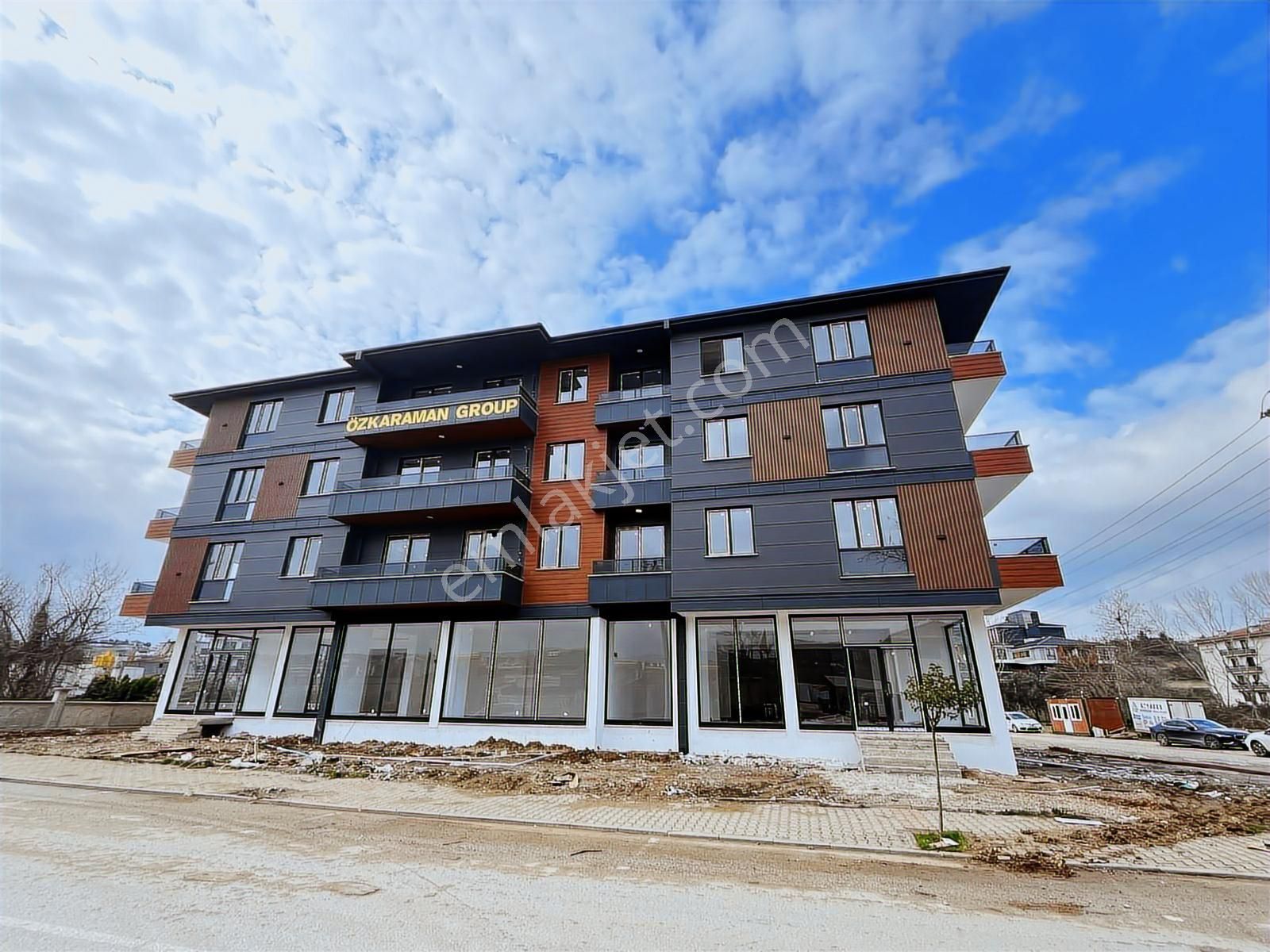 2+1 Sıfır Arakat ( A-kalite ) (geniş) Kazım Patıl Caddes Üstü Ön