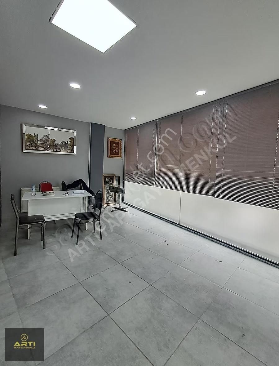 Bağcılarda Ana Caddeye Cepheli Yüksek Kiracılı Satılık Dükkan - Görsel 3