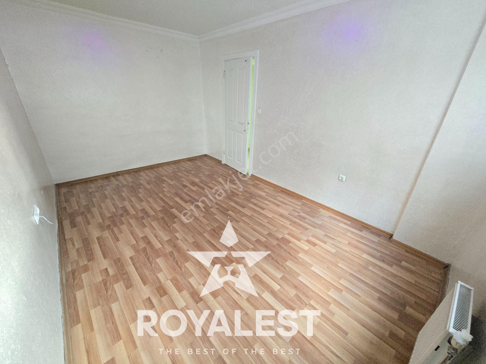 Royalest'ten Cadde Üstü Site İçi Önü Açık Temiz Ve Bakımlı 3+1 - Görsel 12