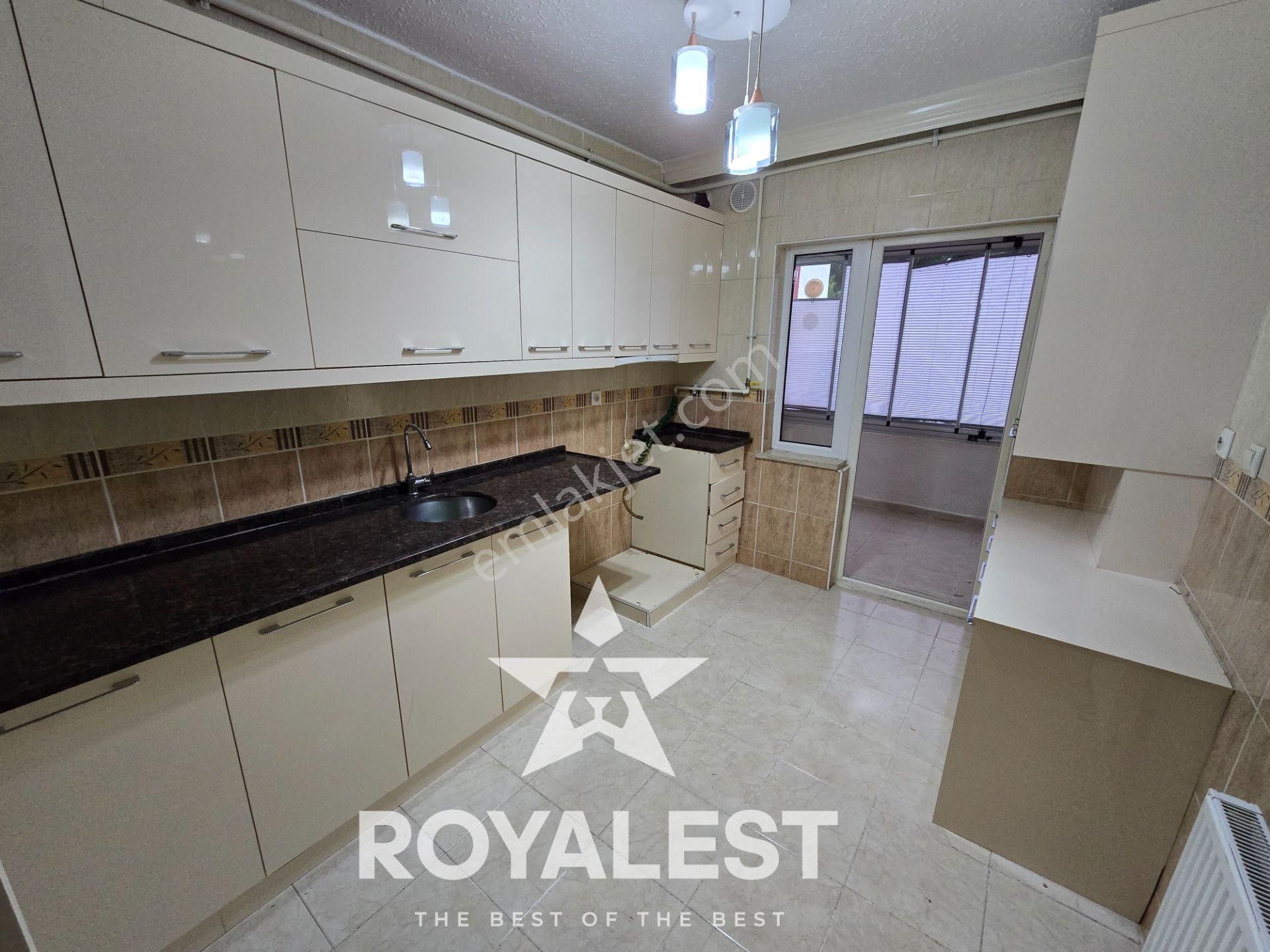 Royalest'ten Cadde Üstü Site İçi Önü Açık Temiz Ve Bakımlı 3+1 - Görsel 2