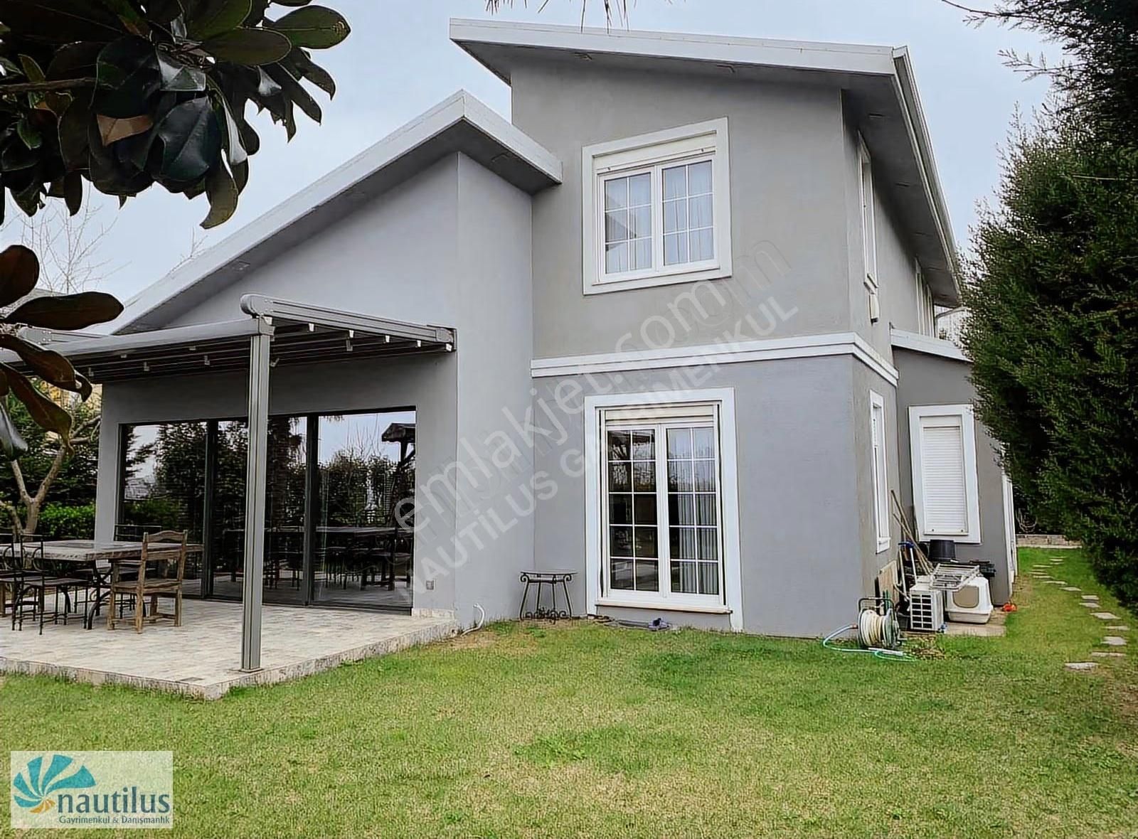 Boğazköy Kardelen Villaları Satılık Tam Müstakil Tadilatlı Villa