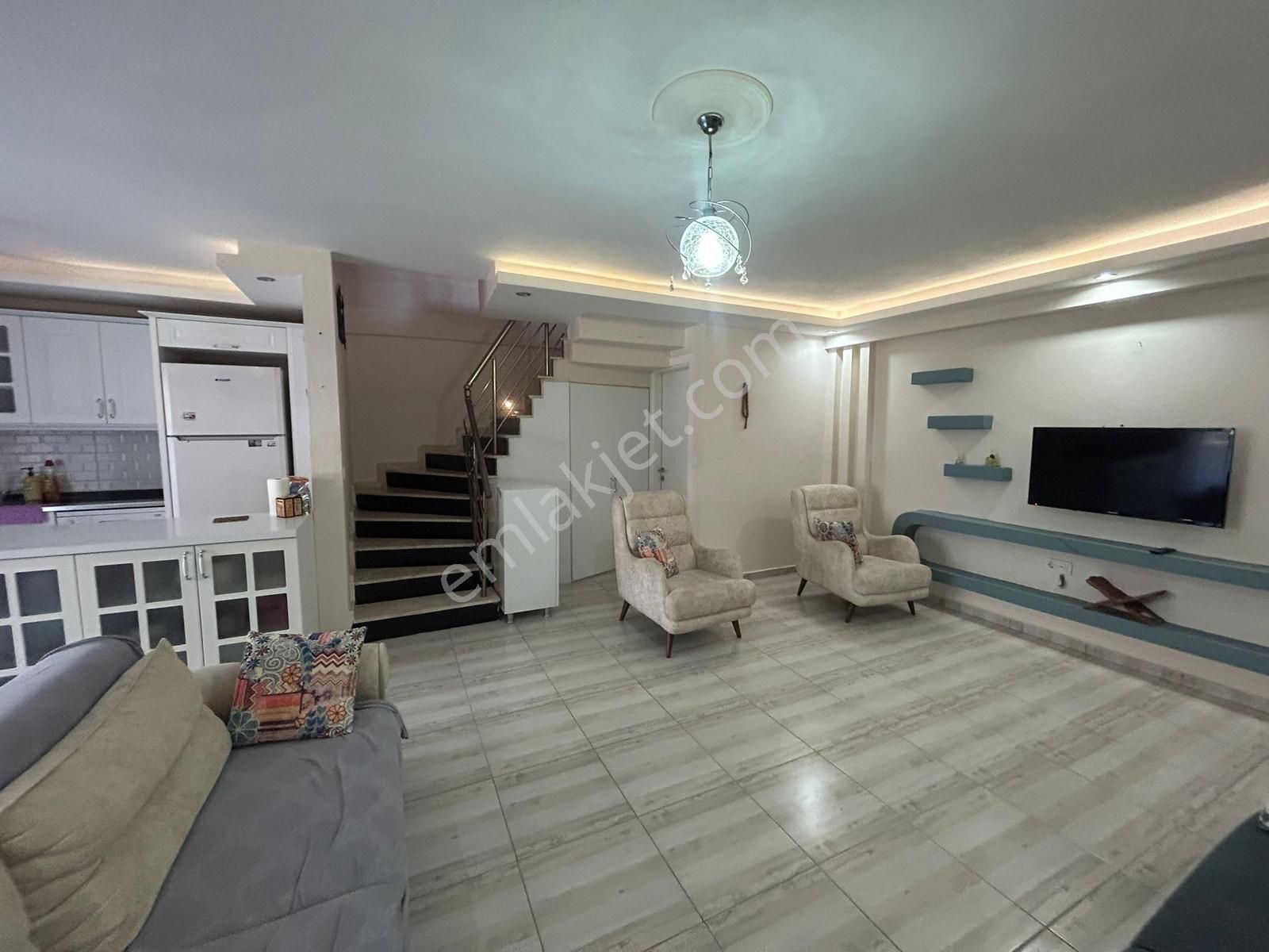 Foça Hacıveli Mahallesinde Satılık Bahçeli 3+1 Dubleks - Görsel 6