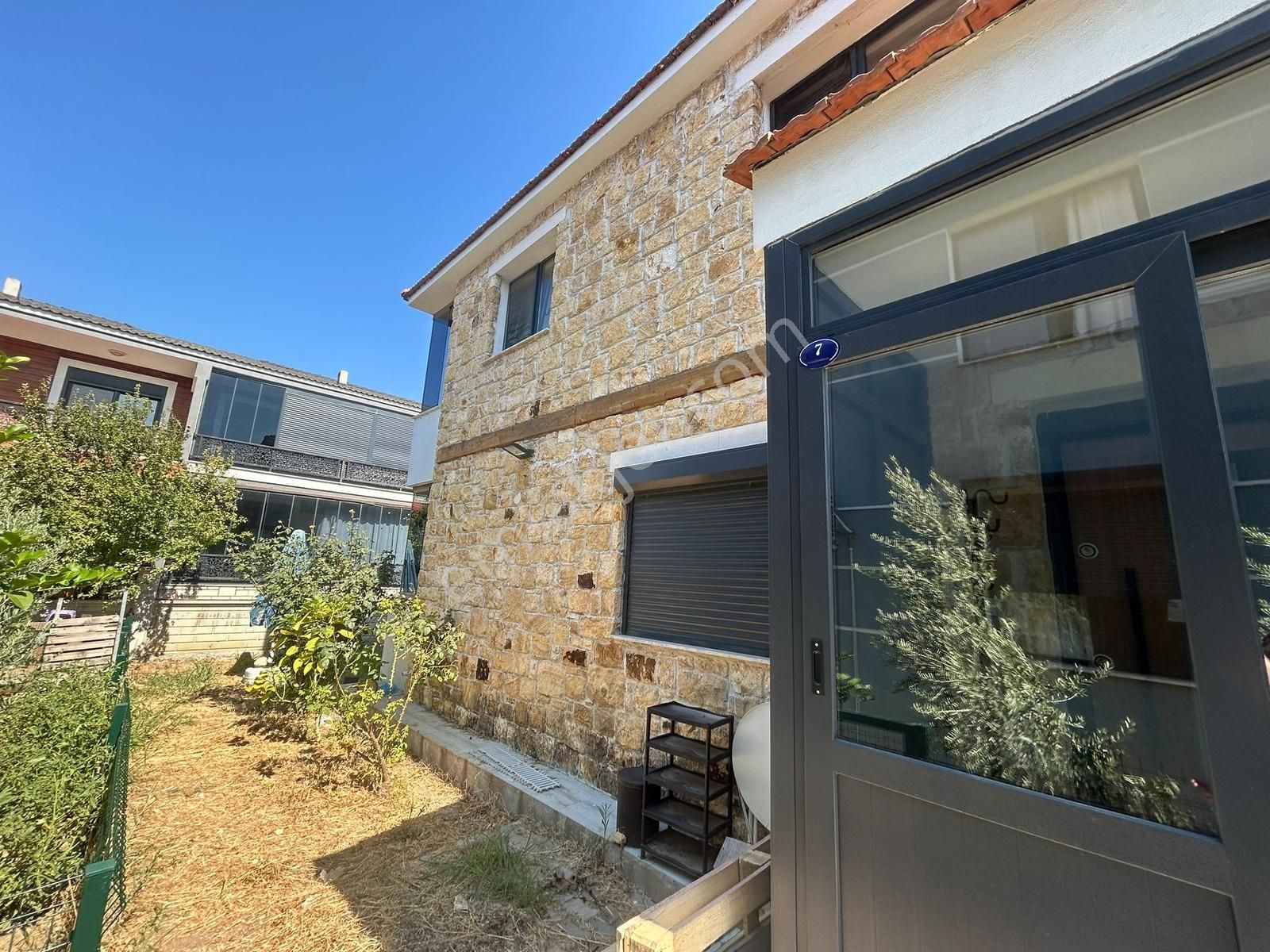 Foça Hacıveli Mahallesinde Satılık Bahçeli 3+1 Dubleks - Görsel 2