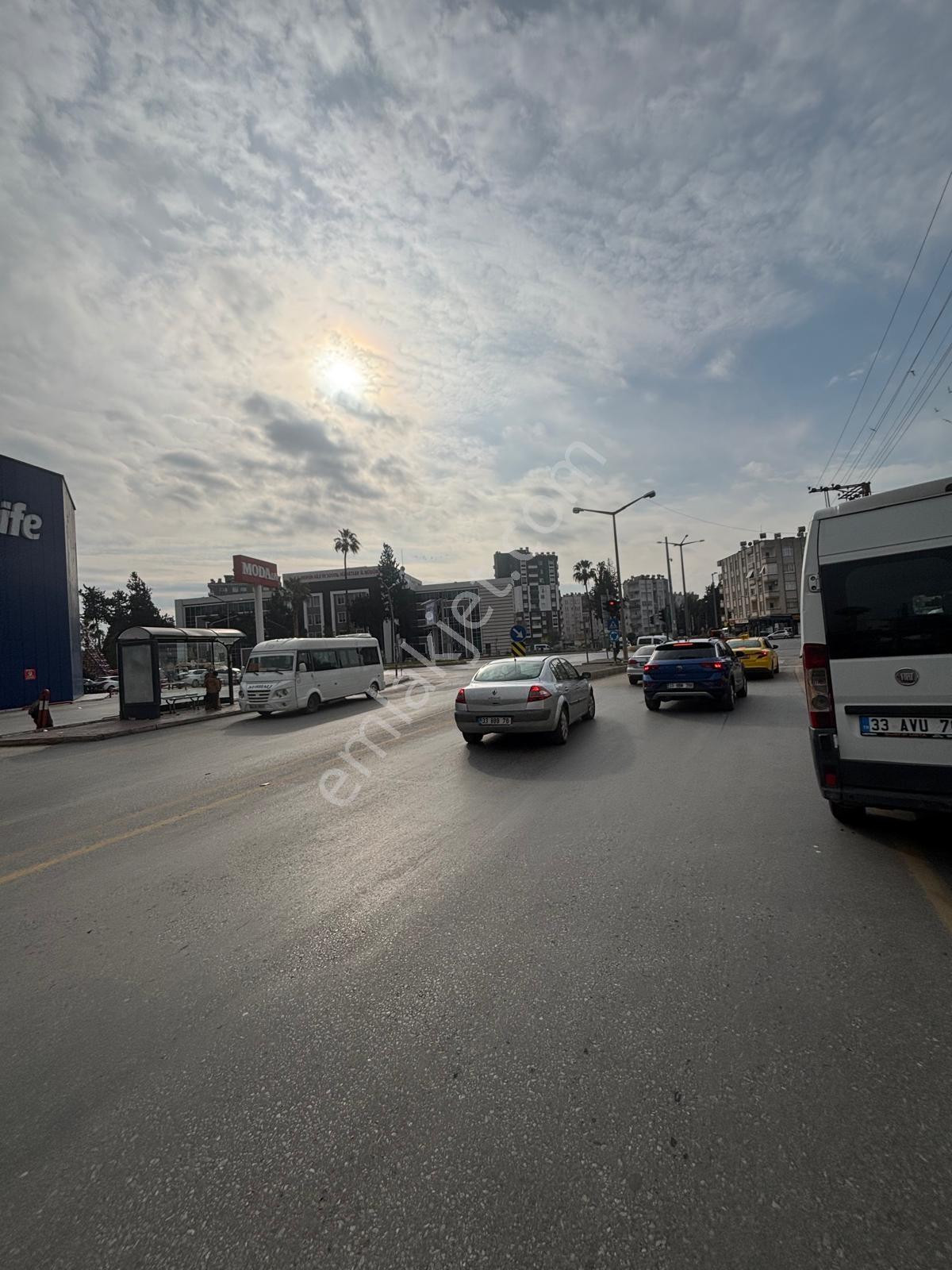 Yıldırım Gayrimenkul'den Ana Cadde Üzerinde Satılık Köşe Dükkan - Görsel 5