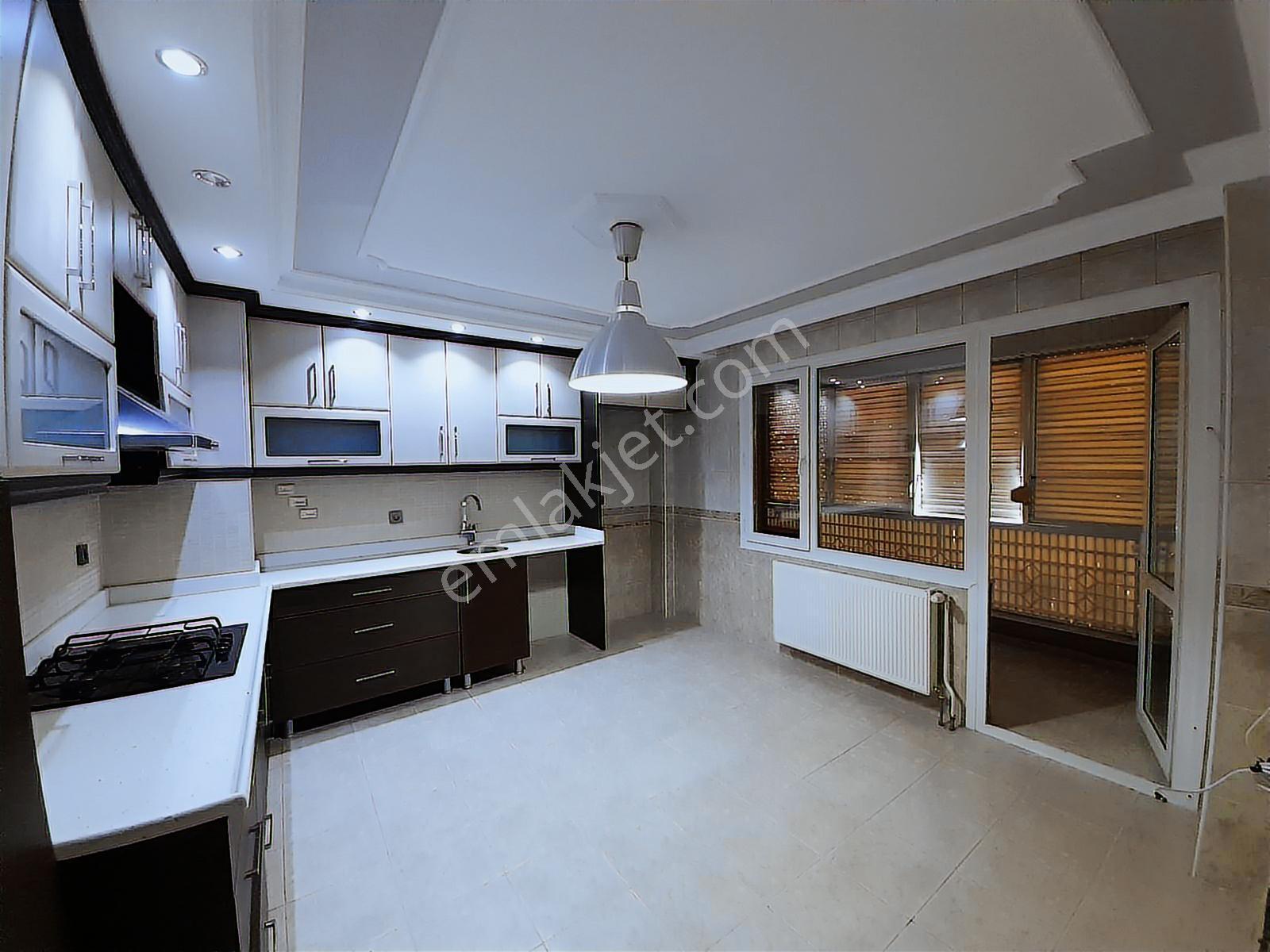 Salihlide Kiralık Doğalgazlı Geniş 3+1 Daire