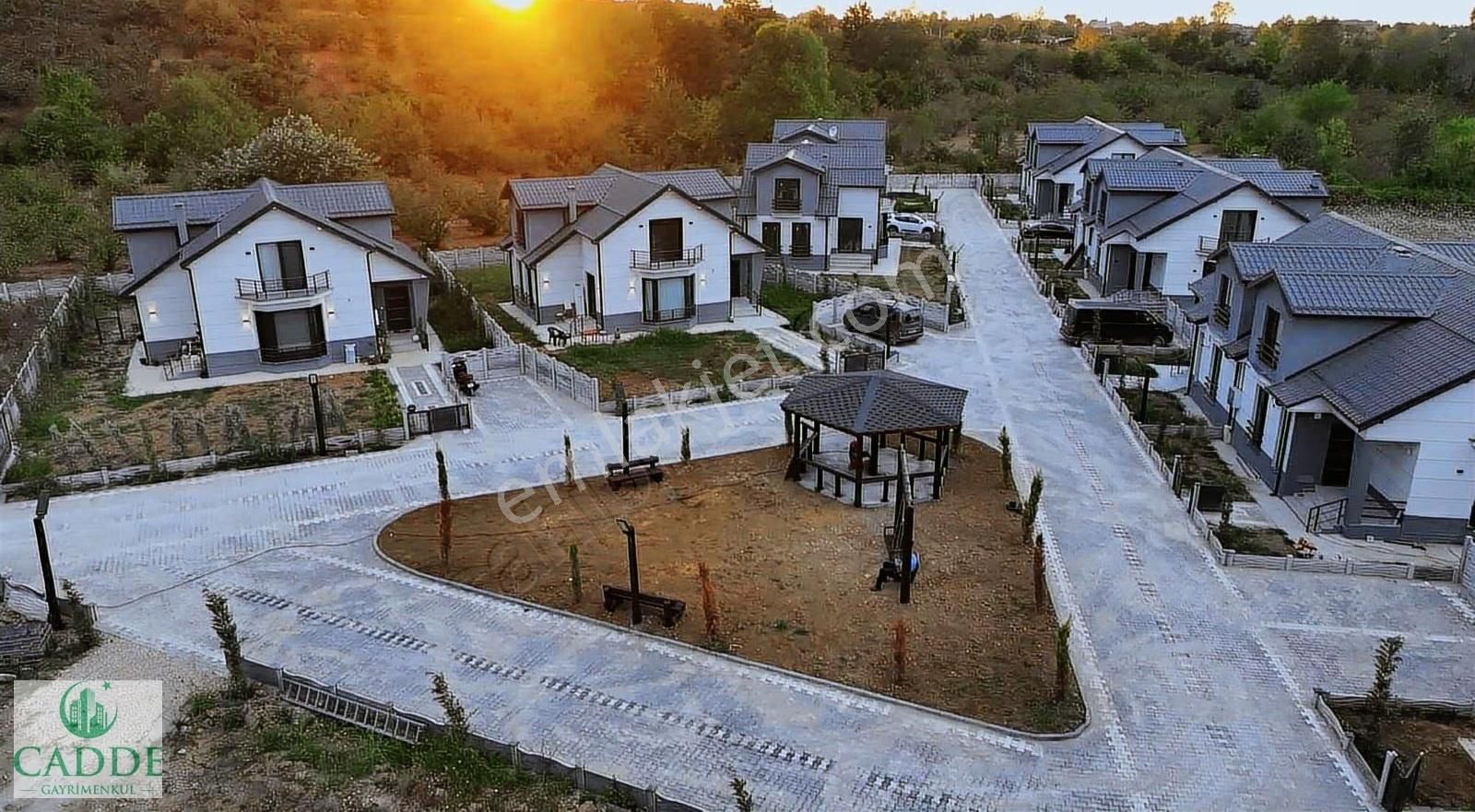 Akyazı Küçücek'te Site İçerisinde Müstakil Bahçeli Modern Villa - Görsel 31
