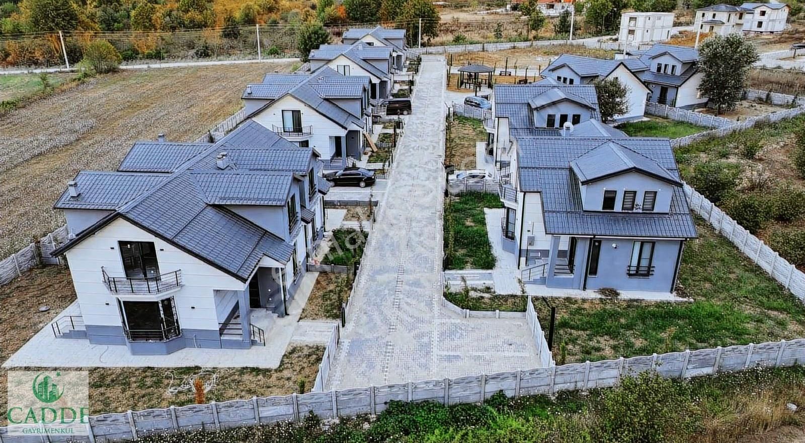 Akyazı Küçücek'te Site İçerisinde Müstakil Bahçeli Modern Villa - Görsel 3