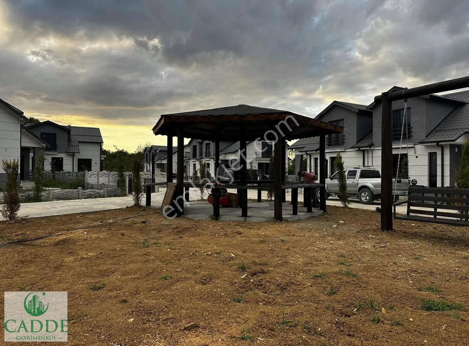 Akyazı Küçücek'te Site İçerisinde Müstakil Bahçeli Modern Villa - Görsel 22