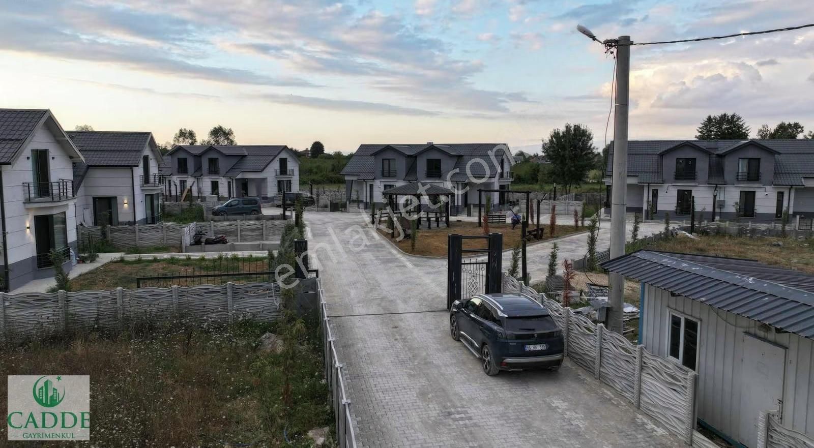 Akyazı Küçücek'te Site İçerisinde Müstakil Bahçeli Modern Villa - Görsel 13