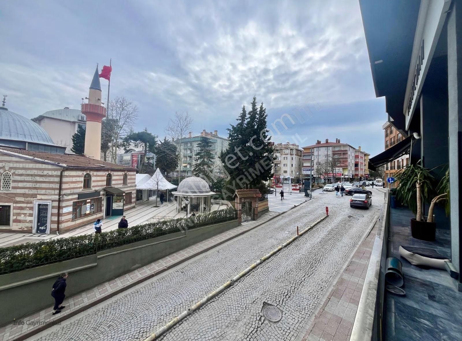 Göktürk Merkezi Konumda Tabela Değeri Yüksek 240 M2 Net Dükkan