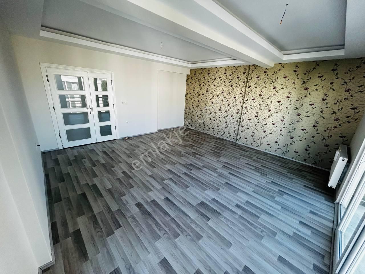 Tarmvay Durağına 50 M Mesafede Anayola Sahile Yakın Satılık Daire - Görsel 8