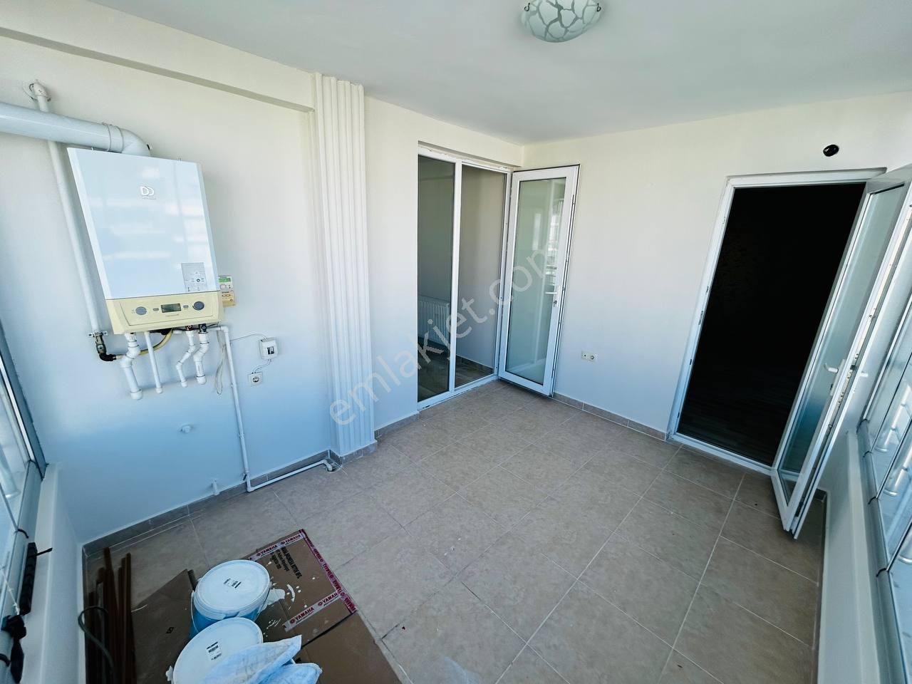 Tarmvay Durağına 50 M Mesafede Anayola Sahile Yakın Satılık Daire - Görsel 7