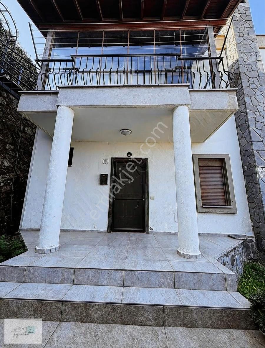 Yalıkavak Gerişte Denize Sıfır Site İçinde 3+1 Dublex Villa